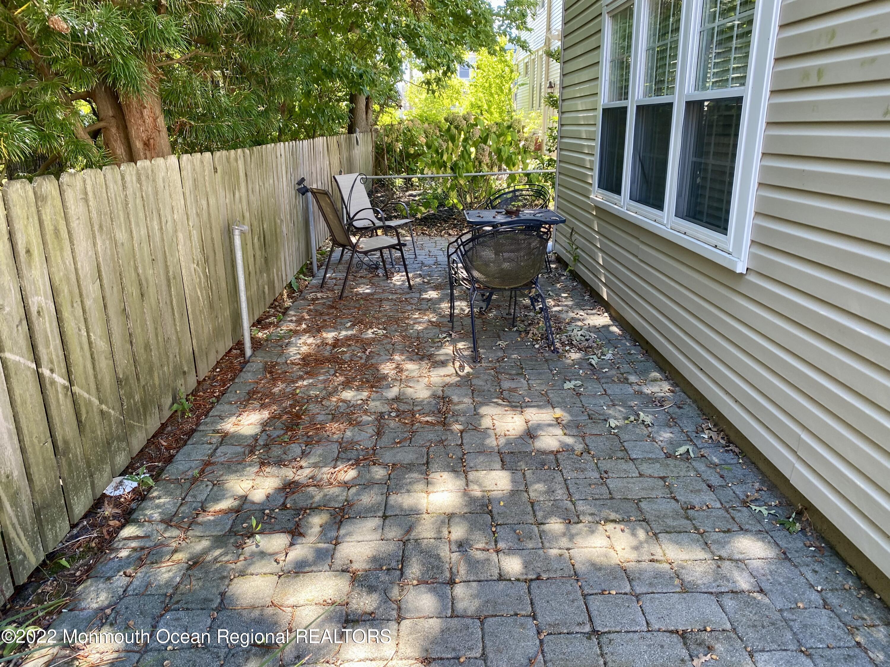 330 Norwood Lane