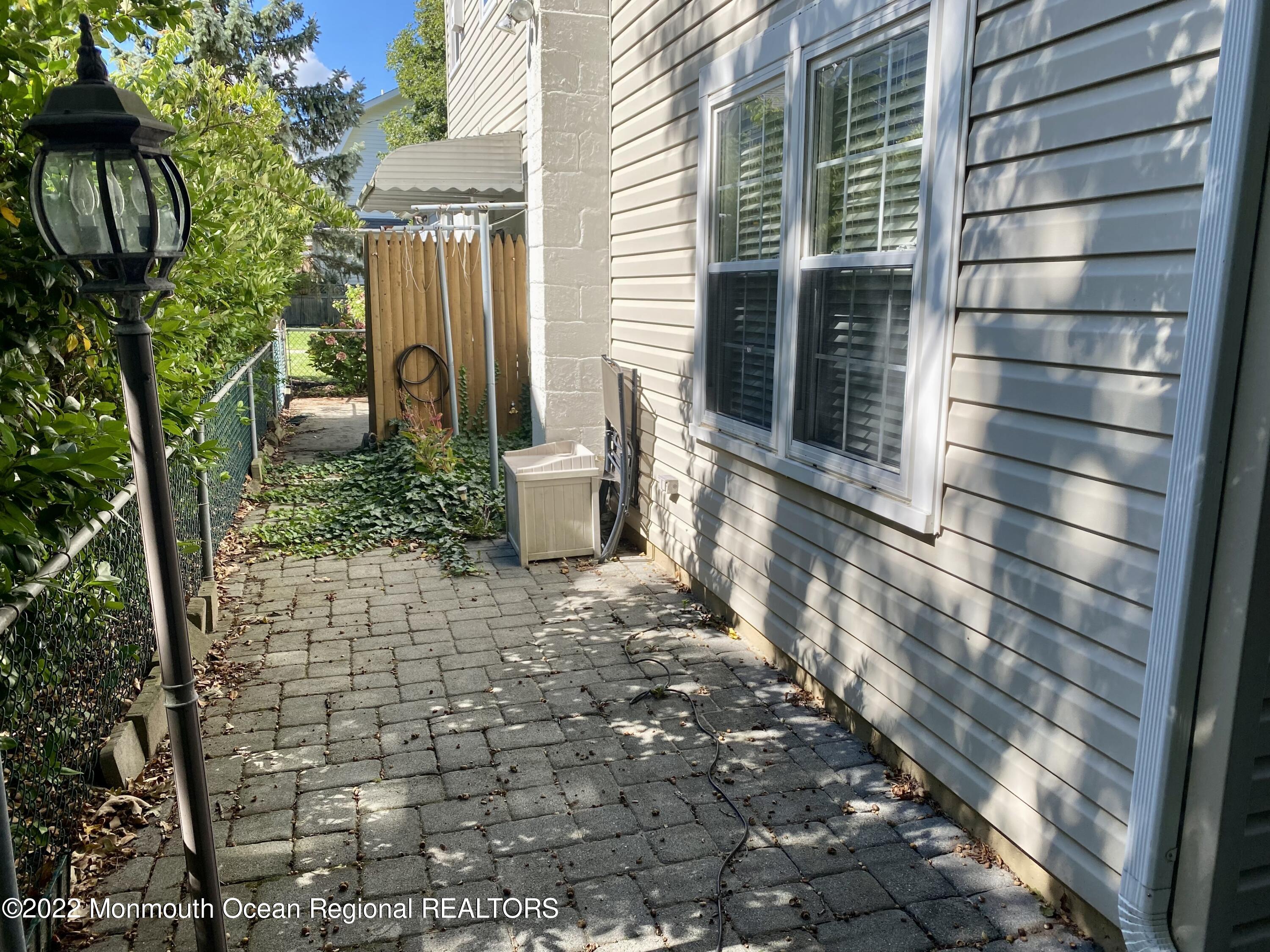 330 Norwood Lane