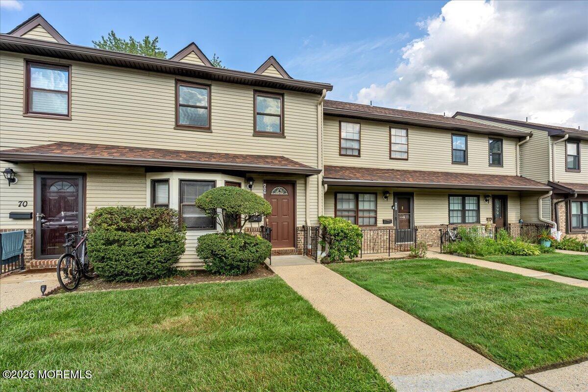 69 Village Green Way