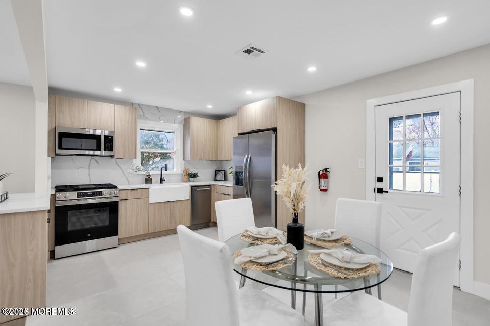 1186 Galley Avenue