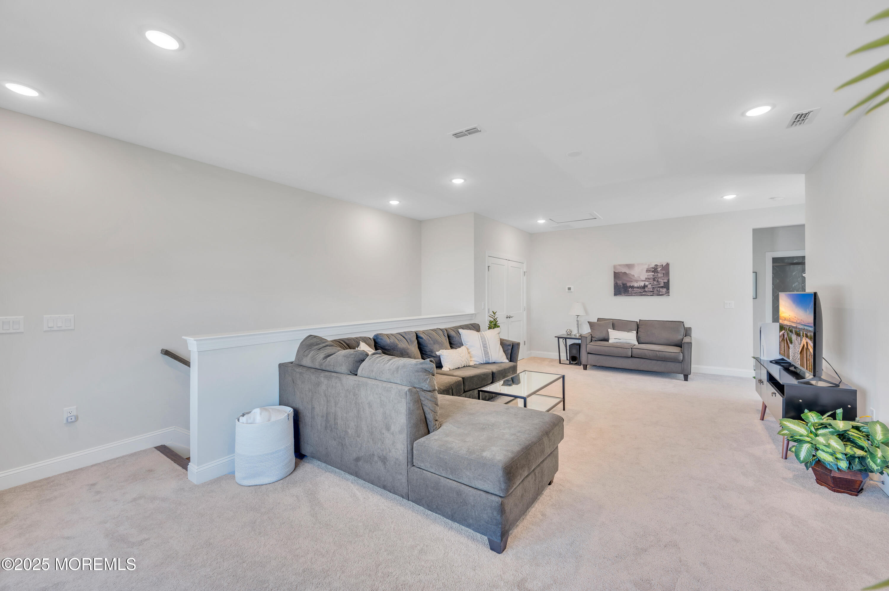 22 Sanctuary Lane, Farmingdale, New Jersey image 27
