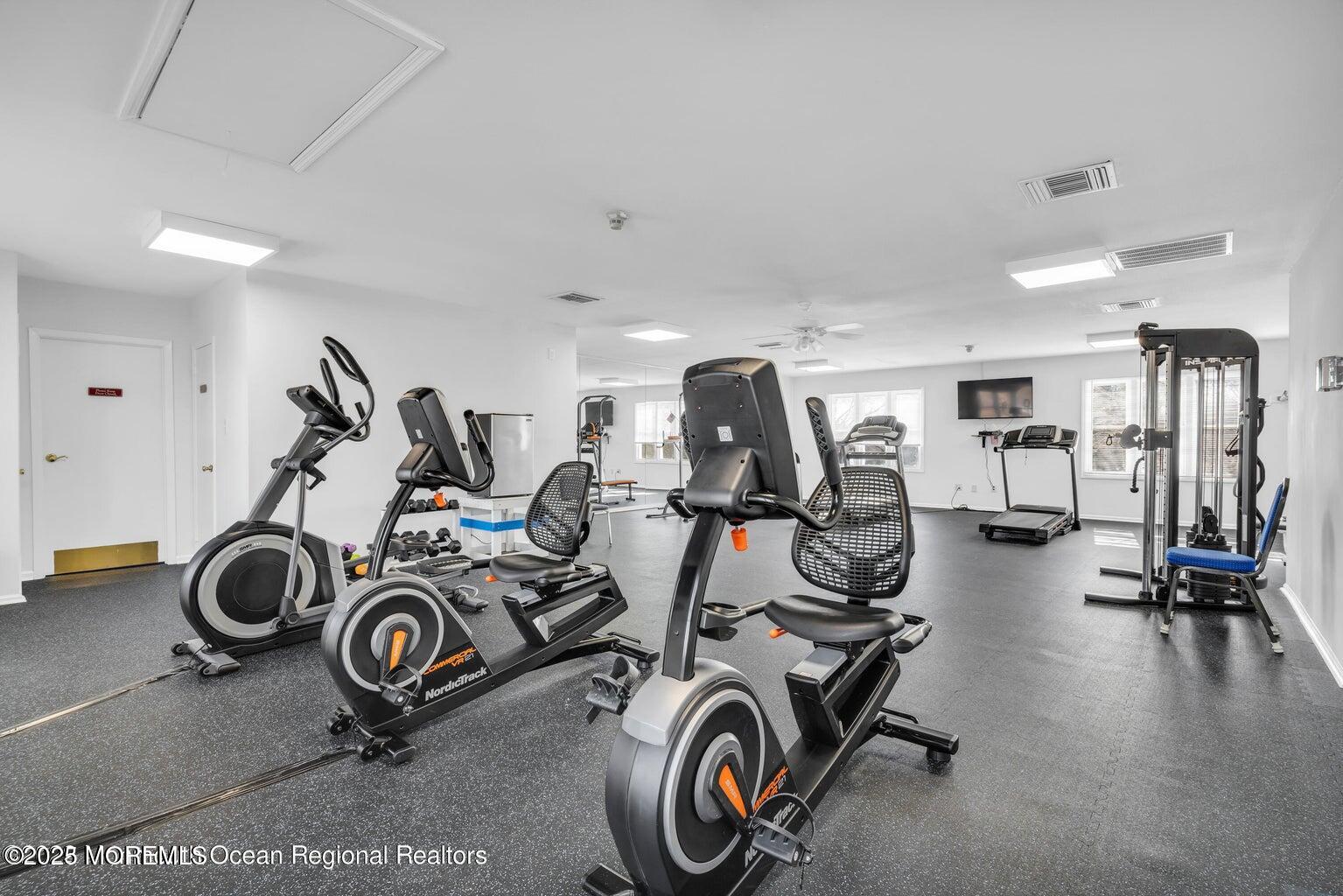 21 Plaza Del Campillo #1000, Freehold, New Jersey image 35