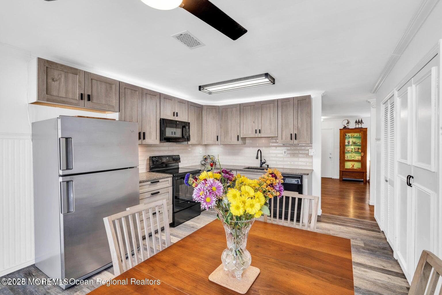 21 Plaza Del Campillo #1000, Freehold, New Jersey image 16