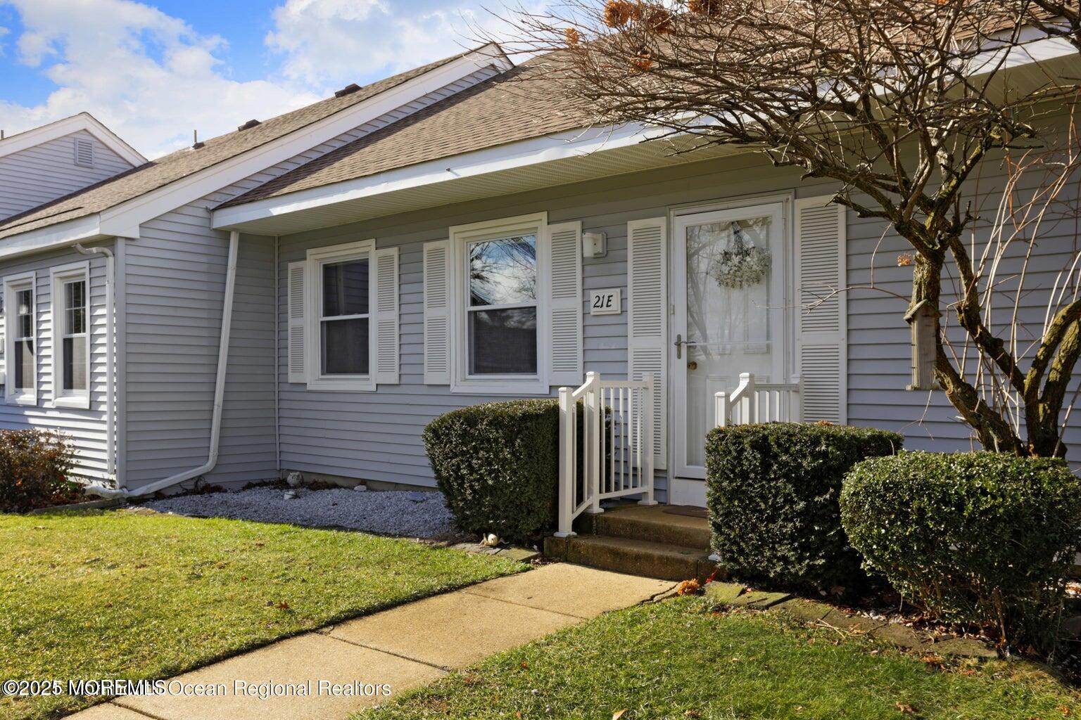 21 Plaza Del Campillo #1000, Freehold, New Jersey image 3