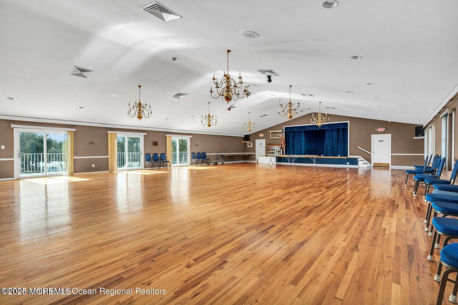 21 Plaza Del Campillo #1000, Freehold, New Jersey image 38