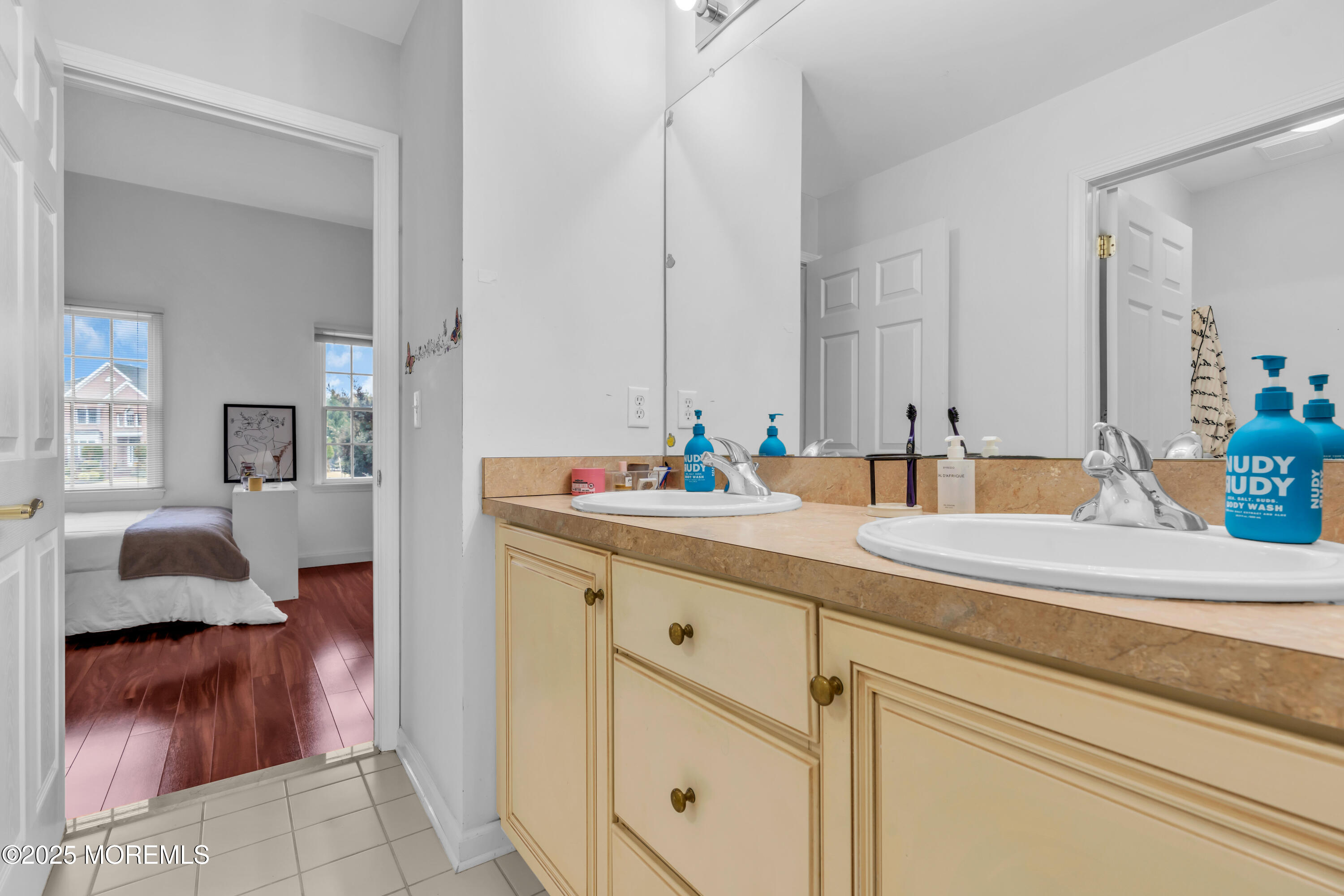 8 Saxon Court, Freehold, New Jersey image 48
