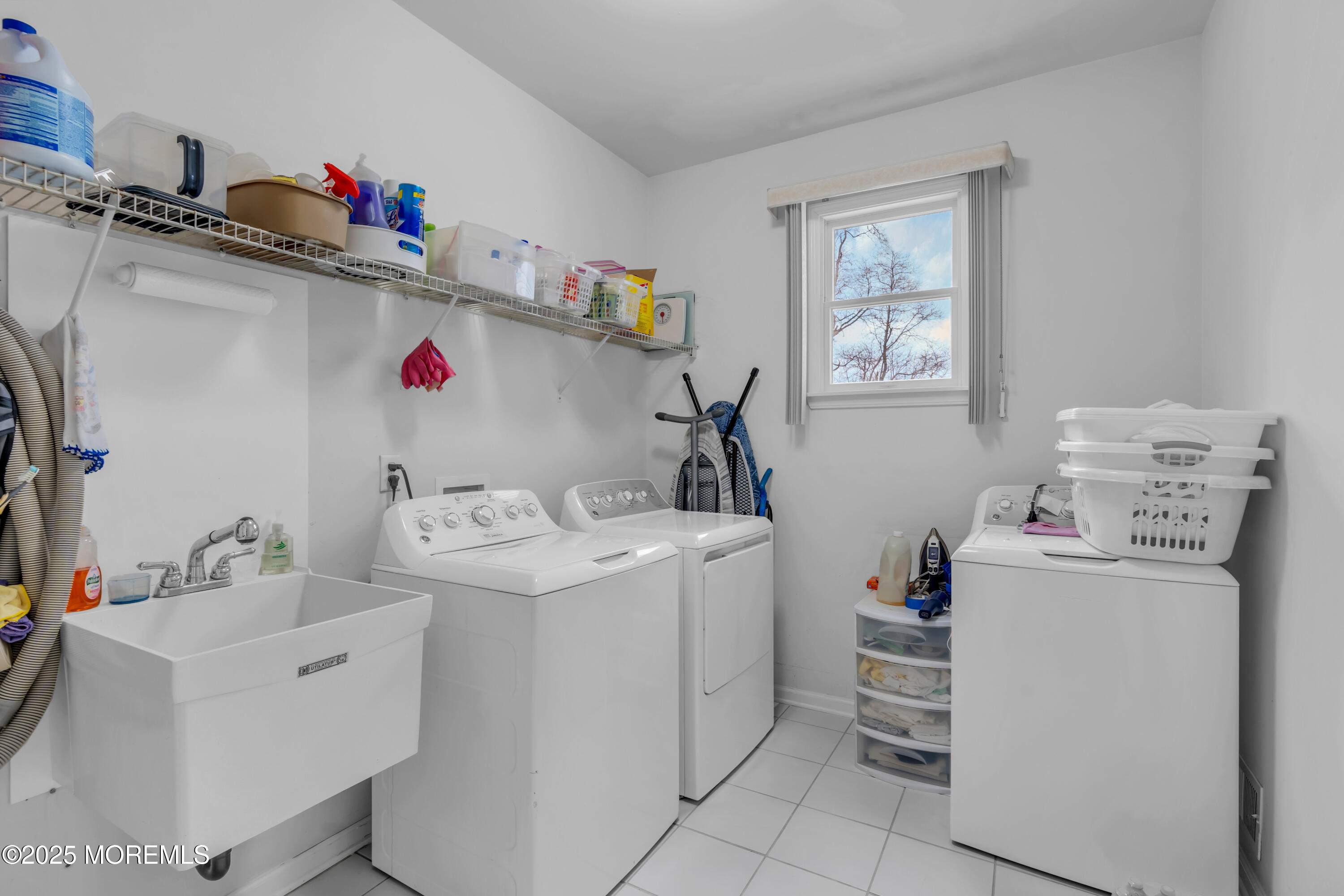 8 Saxon Court, Freehold, New Jersey image 35
