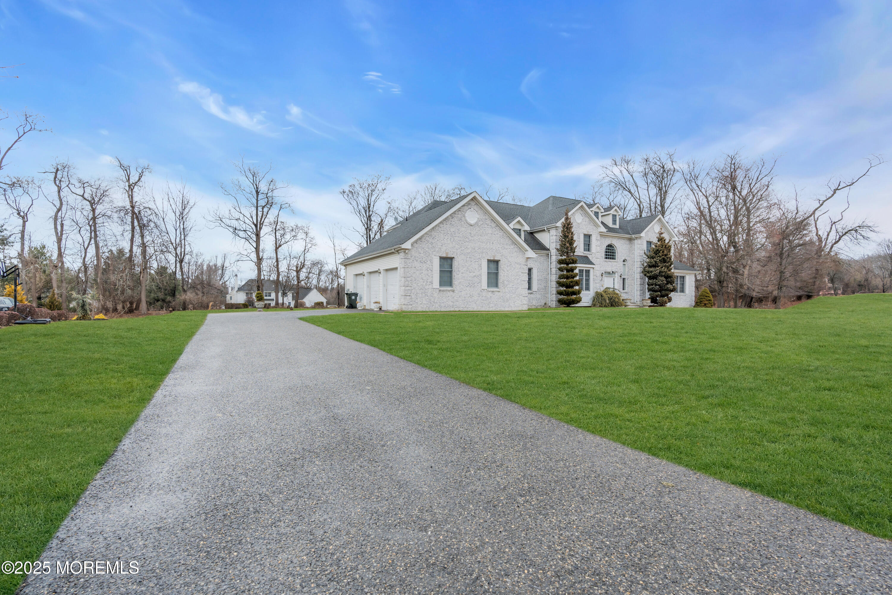 8 Saxon Court, Freehold, New Jersey image 3