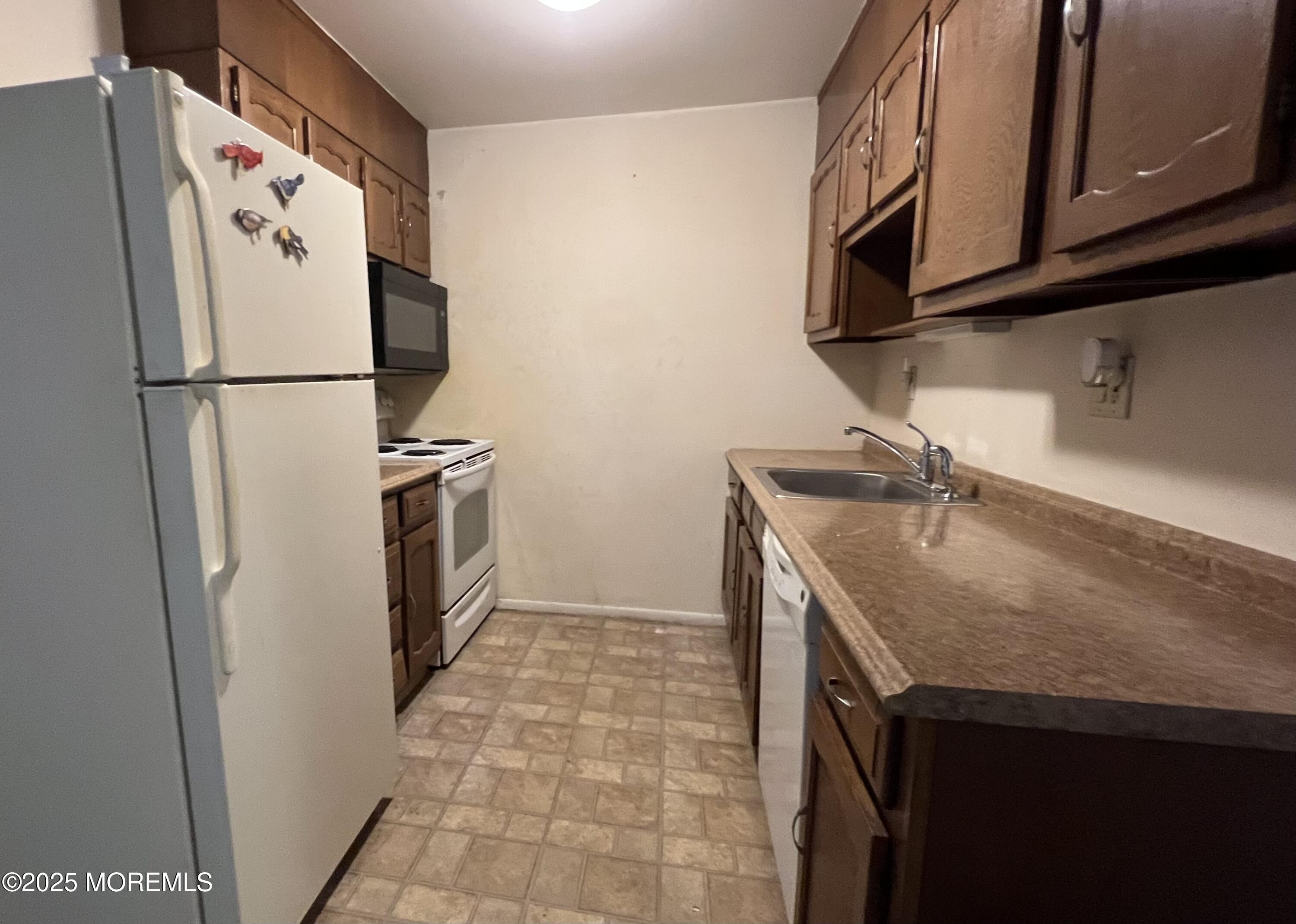 1142 Argyll Circle #B, Lakewood, New Jersey image 4