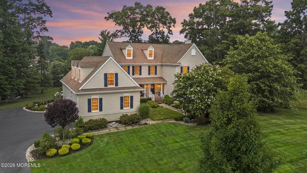 4 BRECKENRIDGE CT, FREEHOLD, NJ 07728 - Image b3c7e192ffb2f8ebc9e1f16bf7b590e8/2277937968
