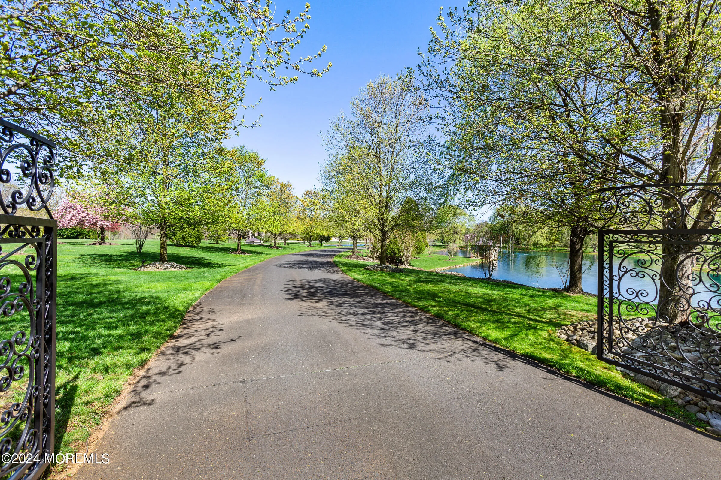 Colts Neck, New Jersey 07722, United States, 6 Bedrooms Bedrooms, ,9 BathroomsBathrooms,Residential,Active,46911