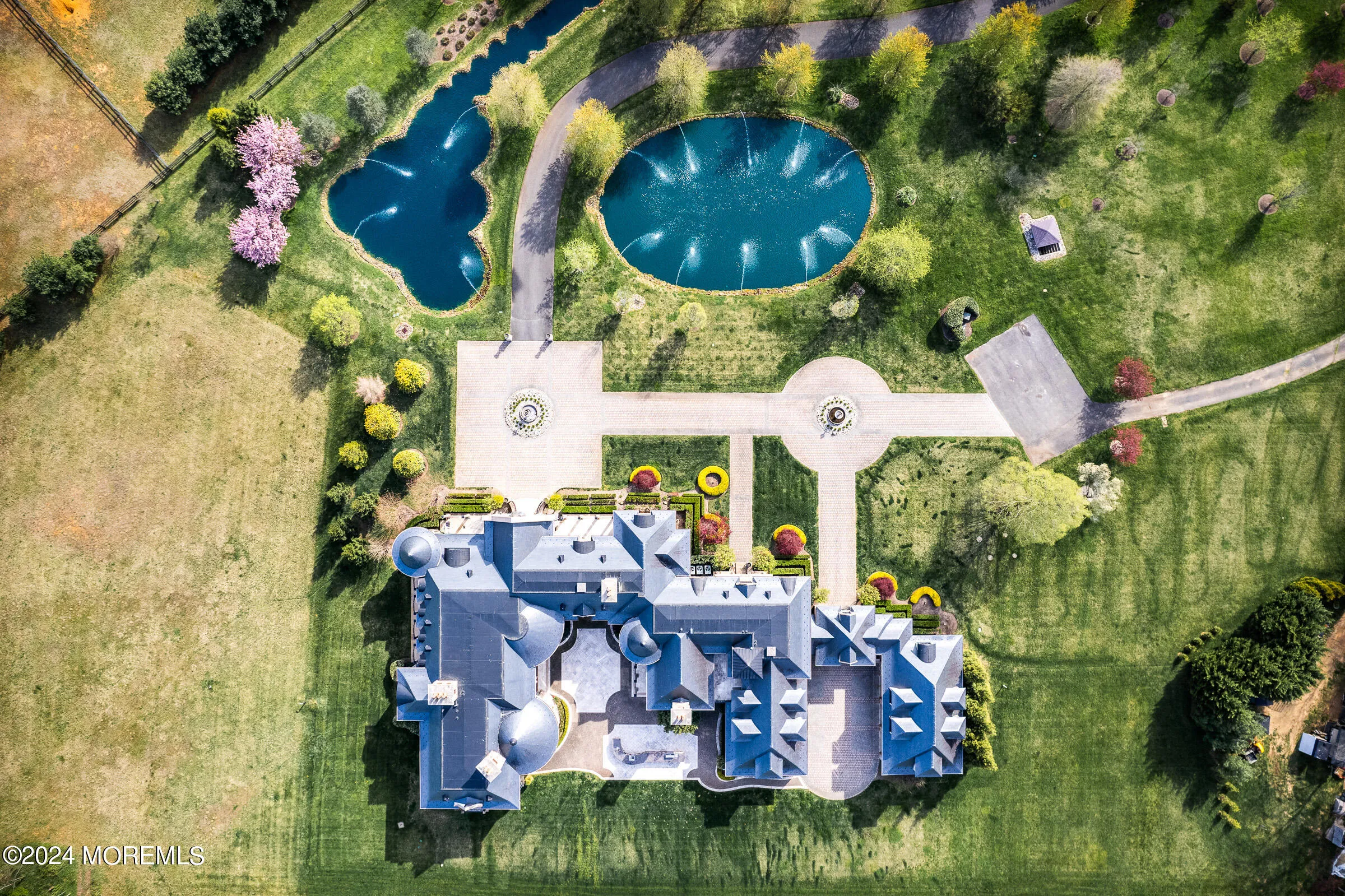 Colts Neck, New Jersey 07722, United States, 6 Bedrooms Bedrooms, ,9 BathroomsBathrooms,Residential,Active,46911