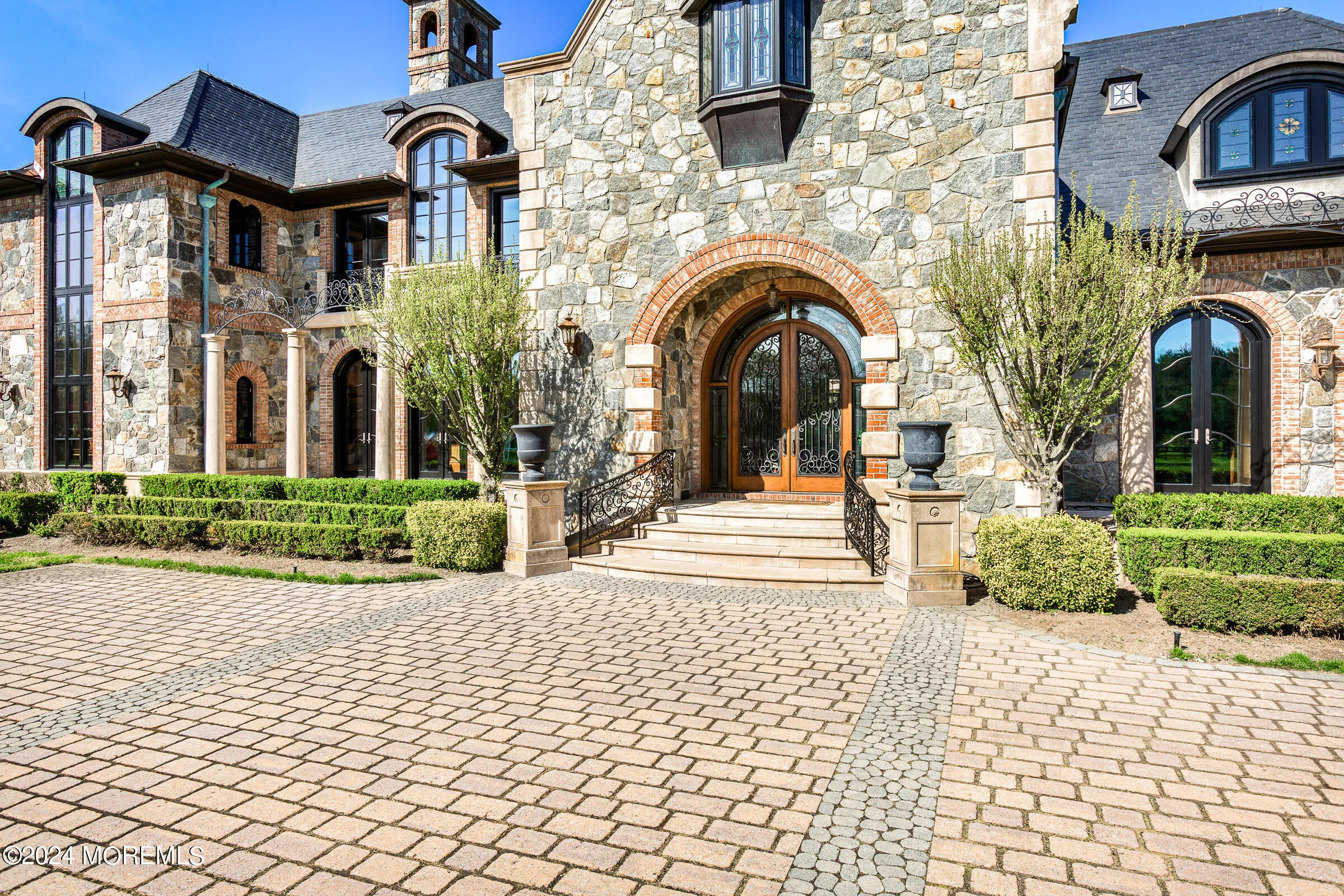 Colts Neck, New Jersey 07722, United States, 6 Bedrooms Bedrooms, ,9 BathroomsBathrooms,Residential,Active,46911