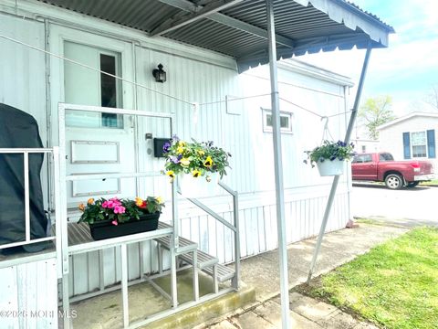 Mobile Home For Sale - 9 Sams Court<br/> Hazlet, NJ 07730