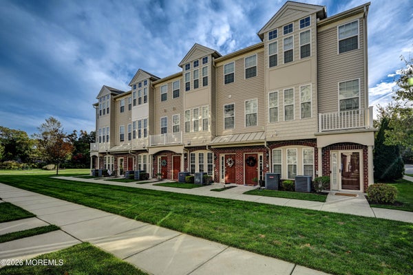 5 KYLE DR, TINTON FALLS, NJ 07712 - Image b4509c461c76fc3ff40fea1e2c5167fe/3475162924