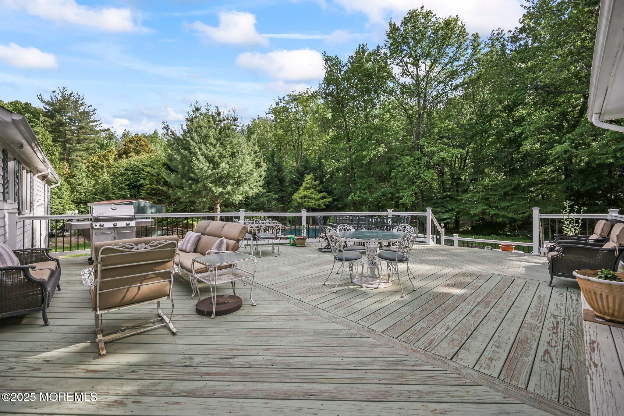 6 Emerald Drive, Morganville, New Jersey image 28