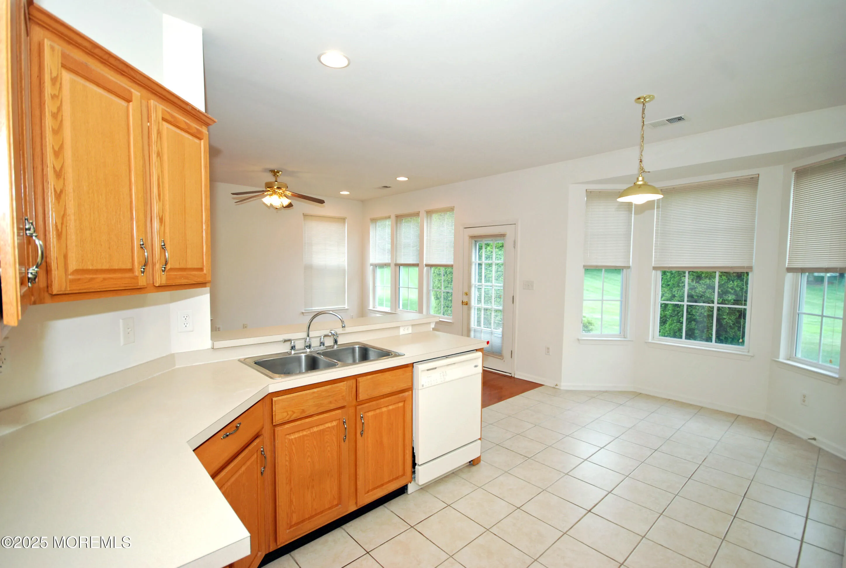 Allentown, New Jersey 08501, United States, 2 Bedrooms Bedrooms, ,2 BathroomsBathrooms,Residential,Active,174866