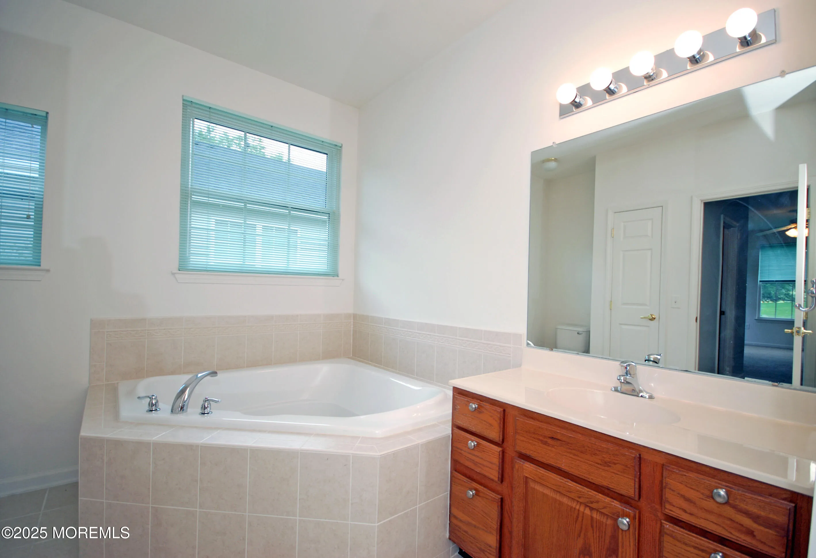 Allentown, New Jersey 08501, United States, 2 Bedrooms Bedrooms, ,2 BathroomsBathrooms,Residential,Active,174866