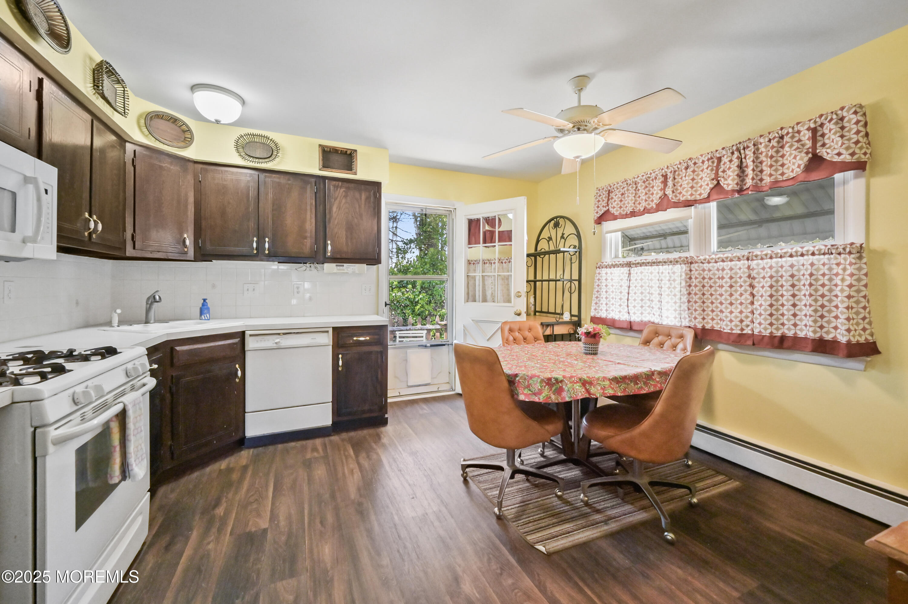 36 Petunia Way, Toms River, New Jersey image 9