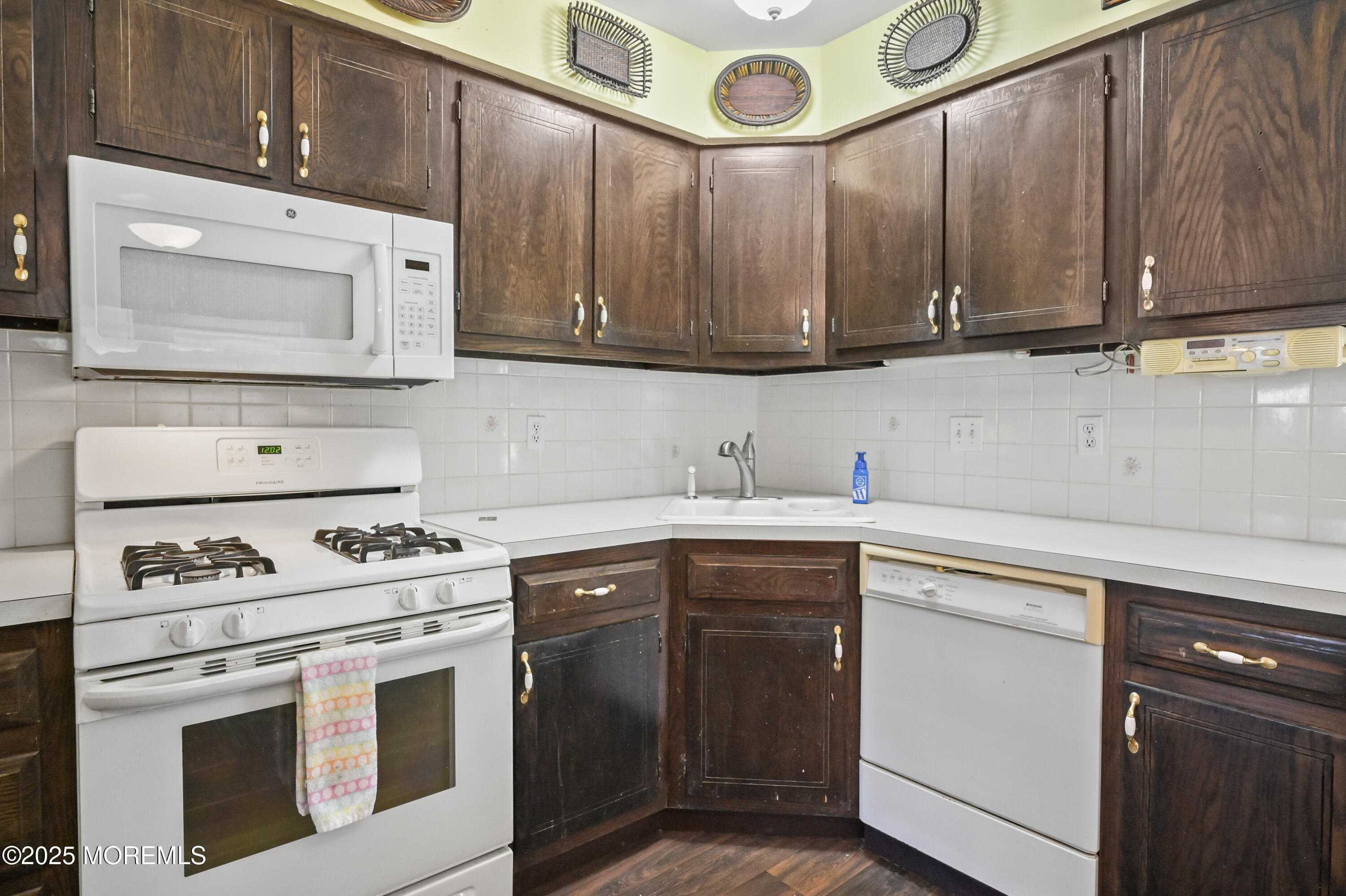36 Petunia Way, Toms River, New Jersey image 12