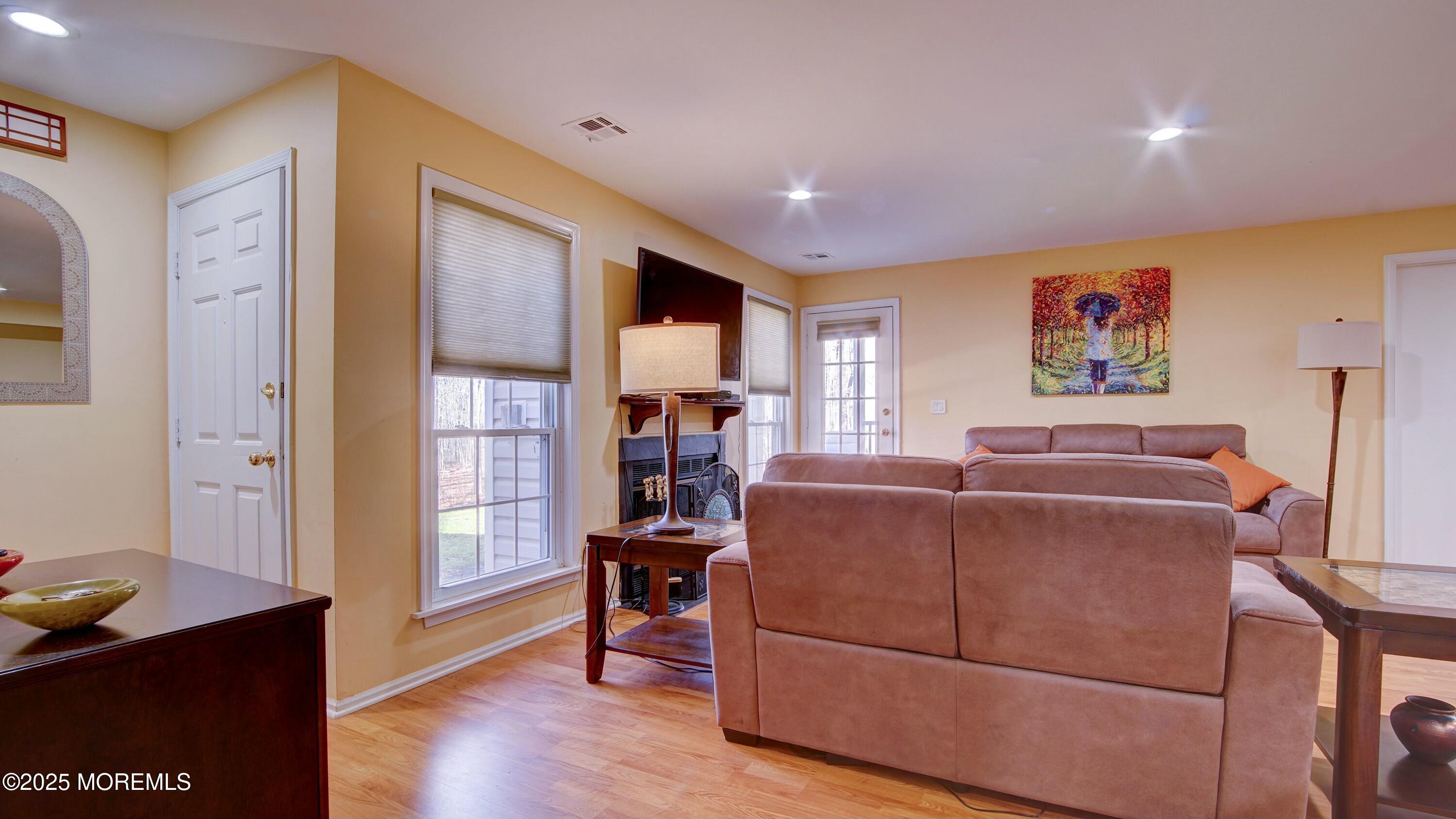 362 Mayfair Place, Morganville, New Jersey image 4