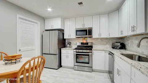 MLS: 22507734