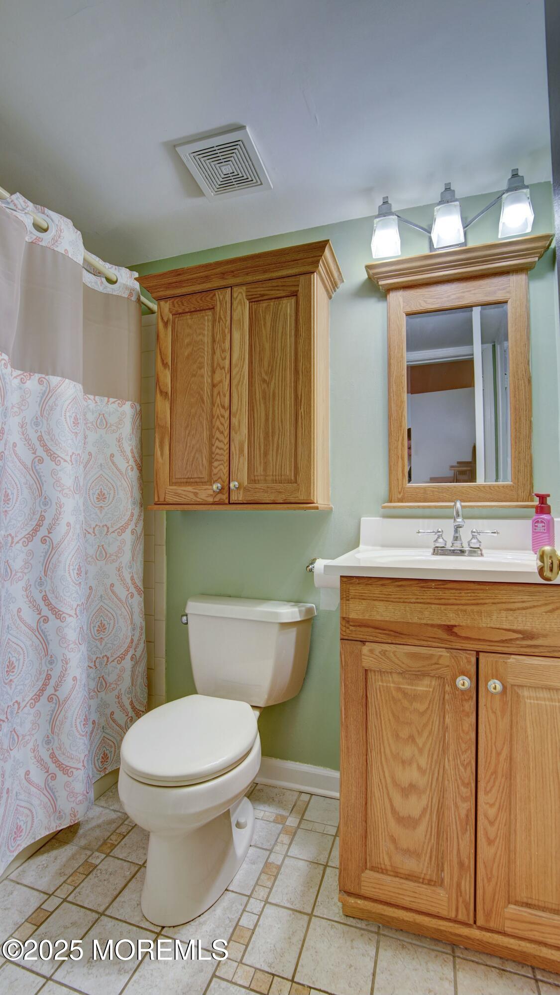 362 Mayfair Place, Morganville, New Jersey image 19
