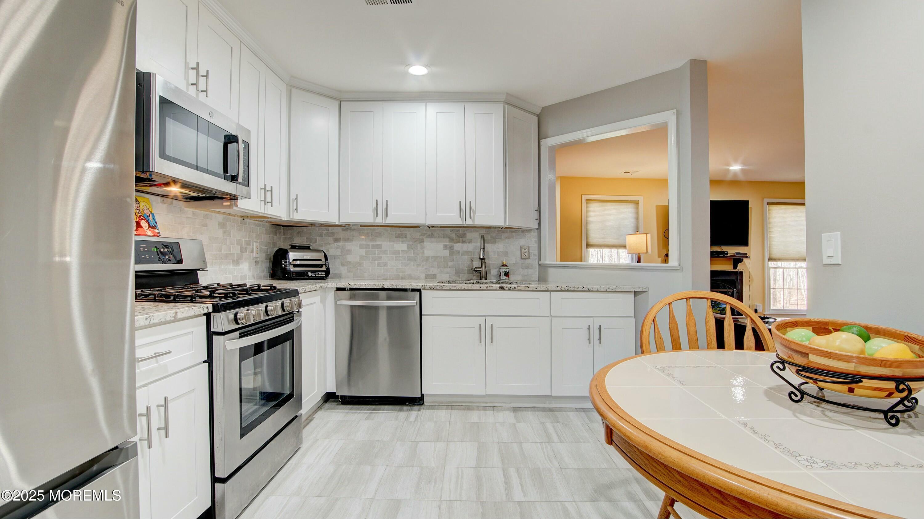 362 Mayfair Place, Morganville, New Jersey image 7