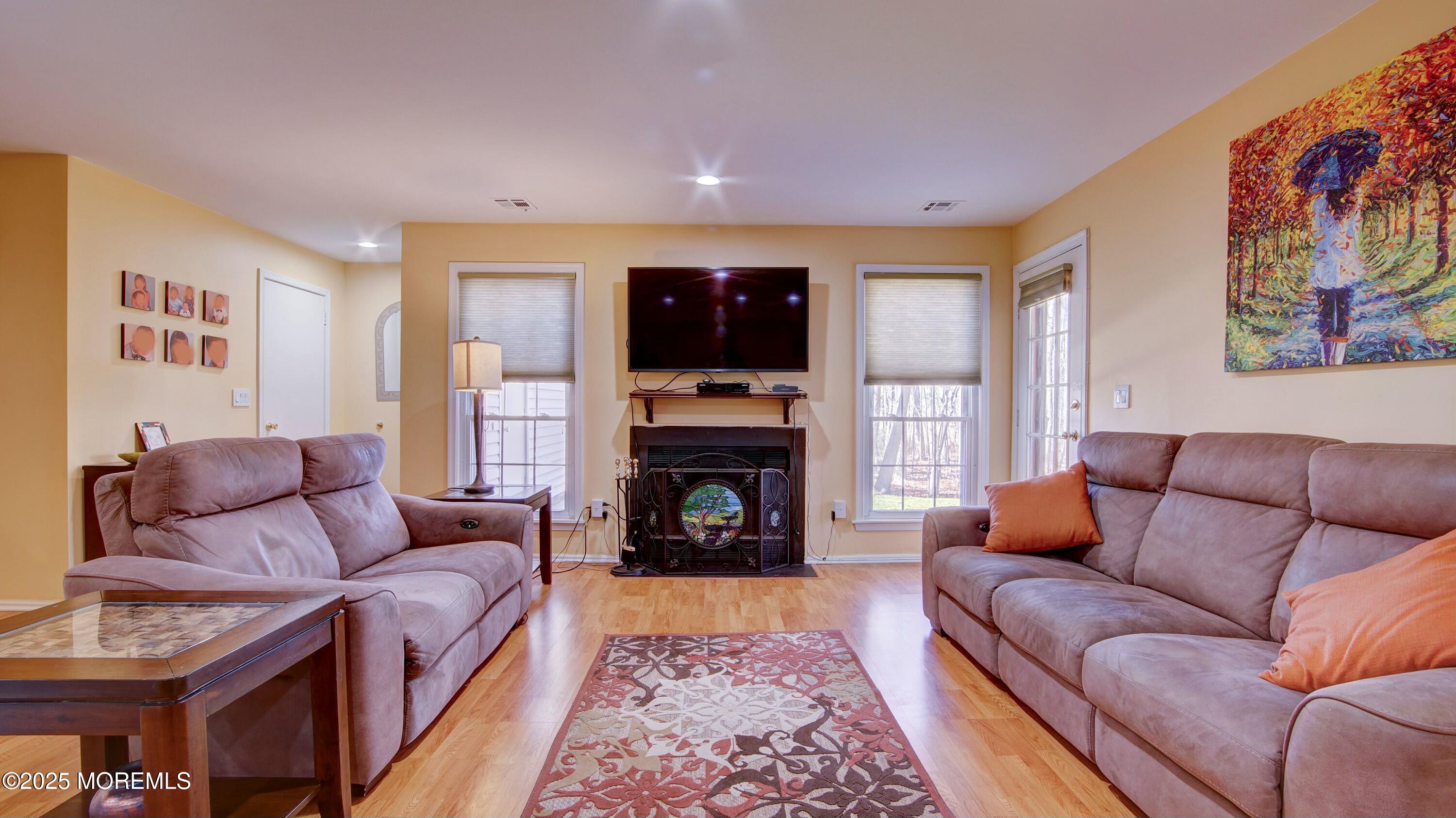 362 Mayfair Place, Morganville, New Jersey image 9