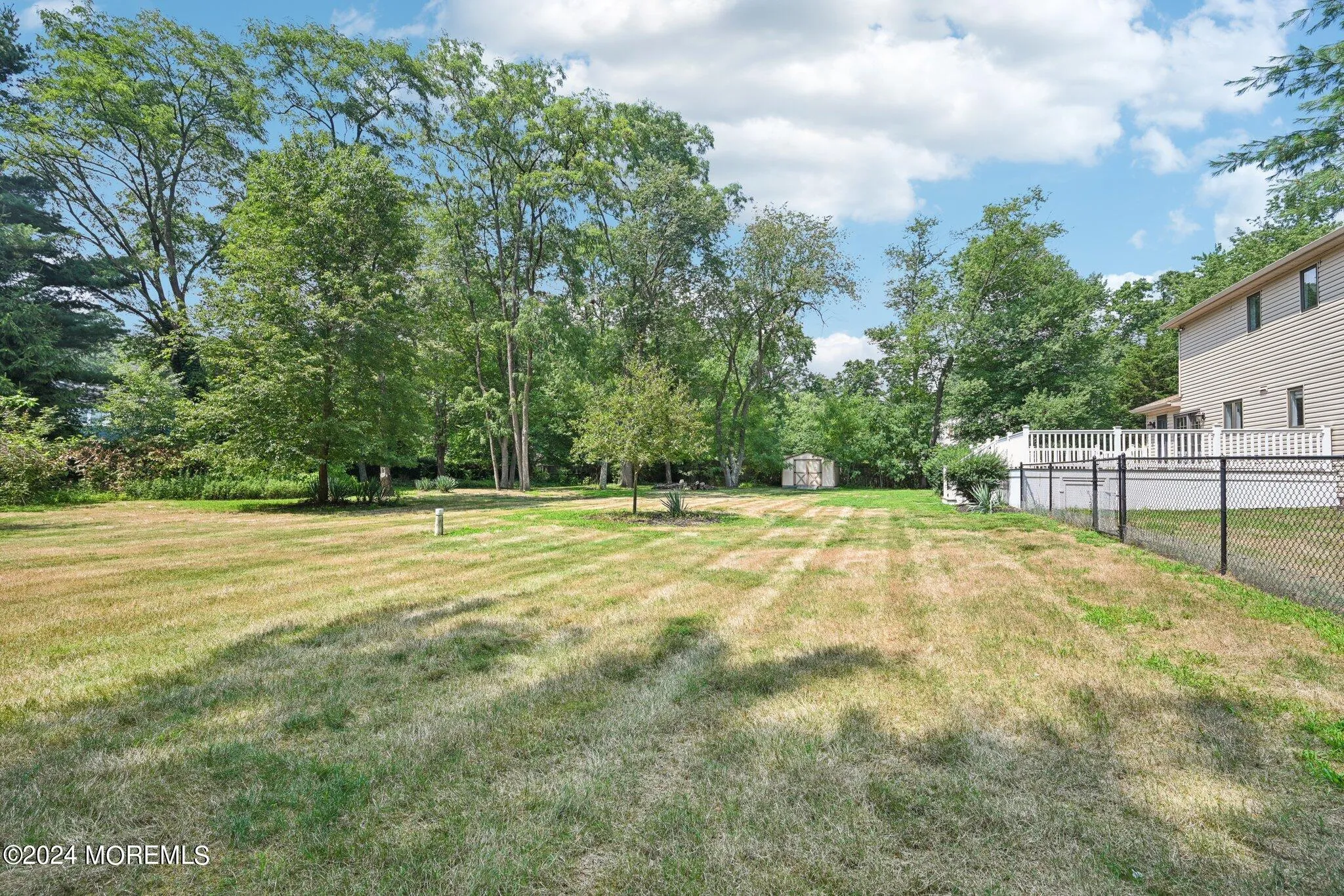 Millstone, New Jersey 08510, United States, 4 Bedrooms Bedrooms, ,3 BathroomsBathrooms,Residential,Pending,49051