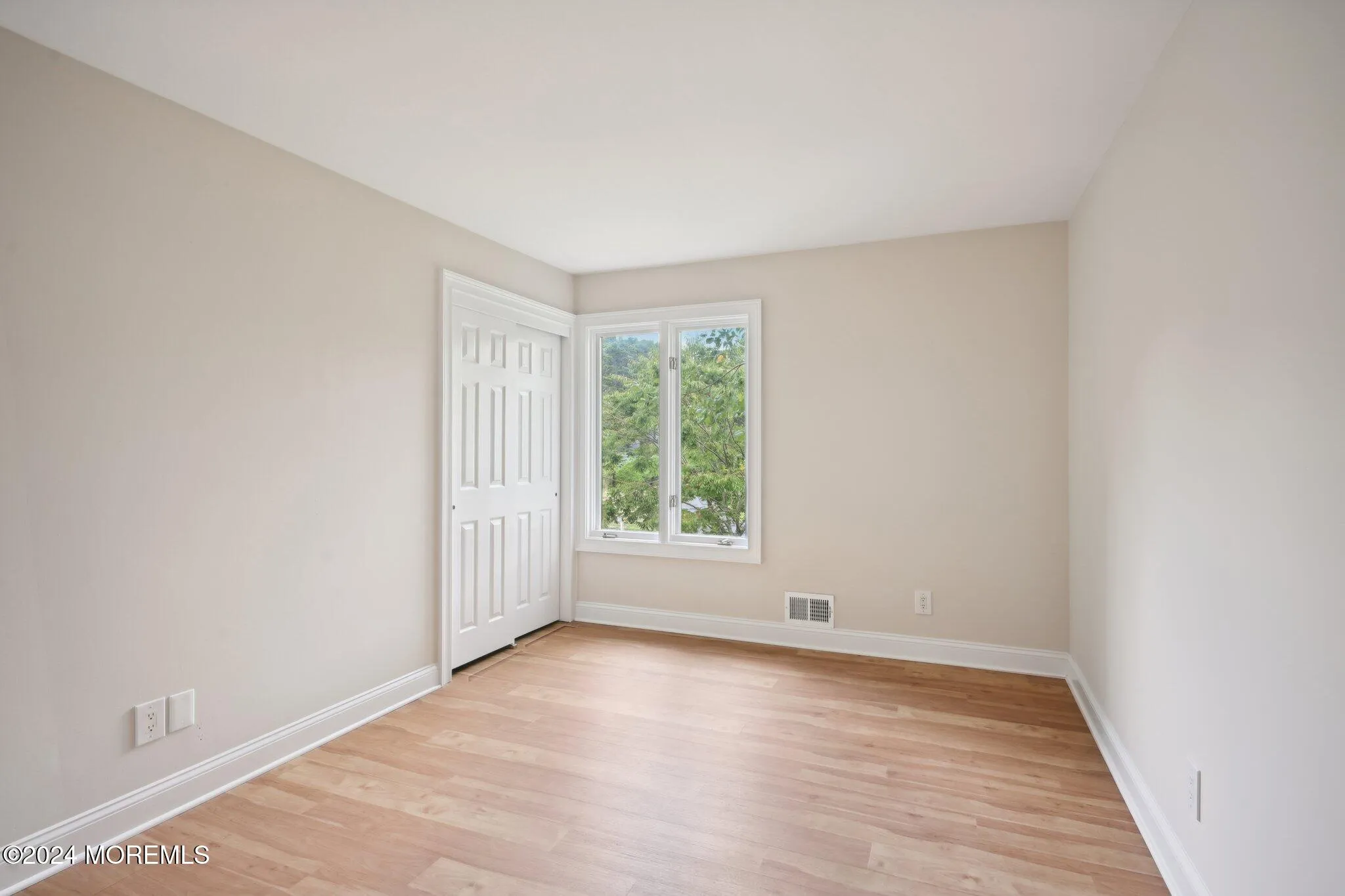 Millstone, New Jersey 08510, United States, 4 Bedrooms Bedrooms, ,3 BathroomsBathrooms,Residential,Pending,49051