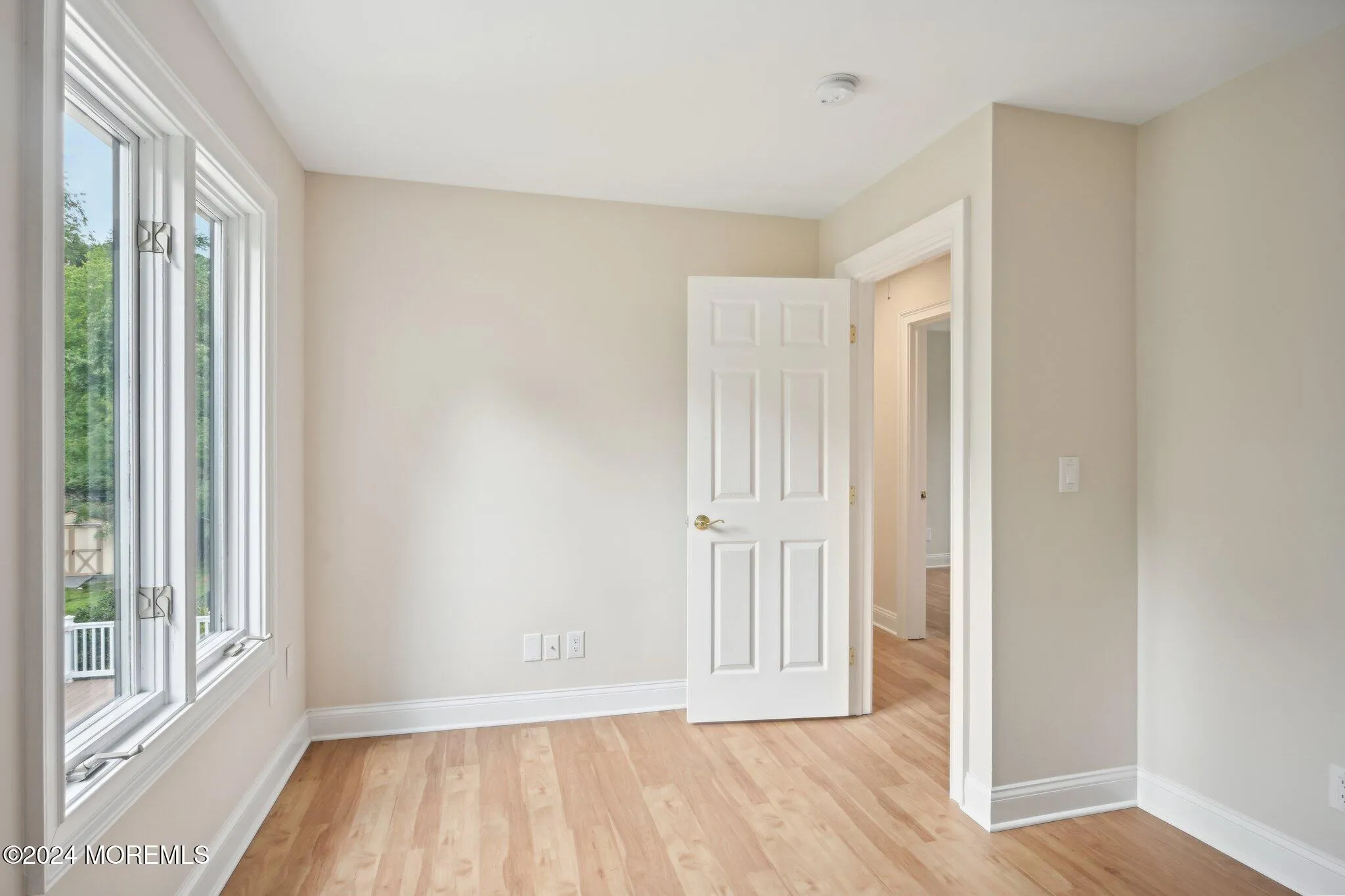 Millstone, New Jersey 08510, United States, 4 Bedrooms Bedrooms, ,3 BathroomsBathrooms,Residential,Pending,49051