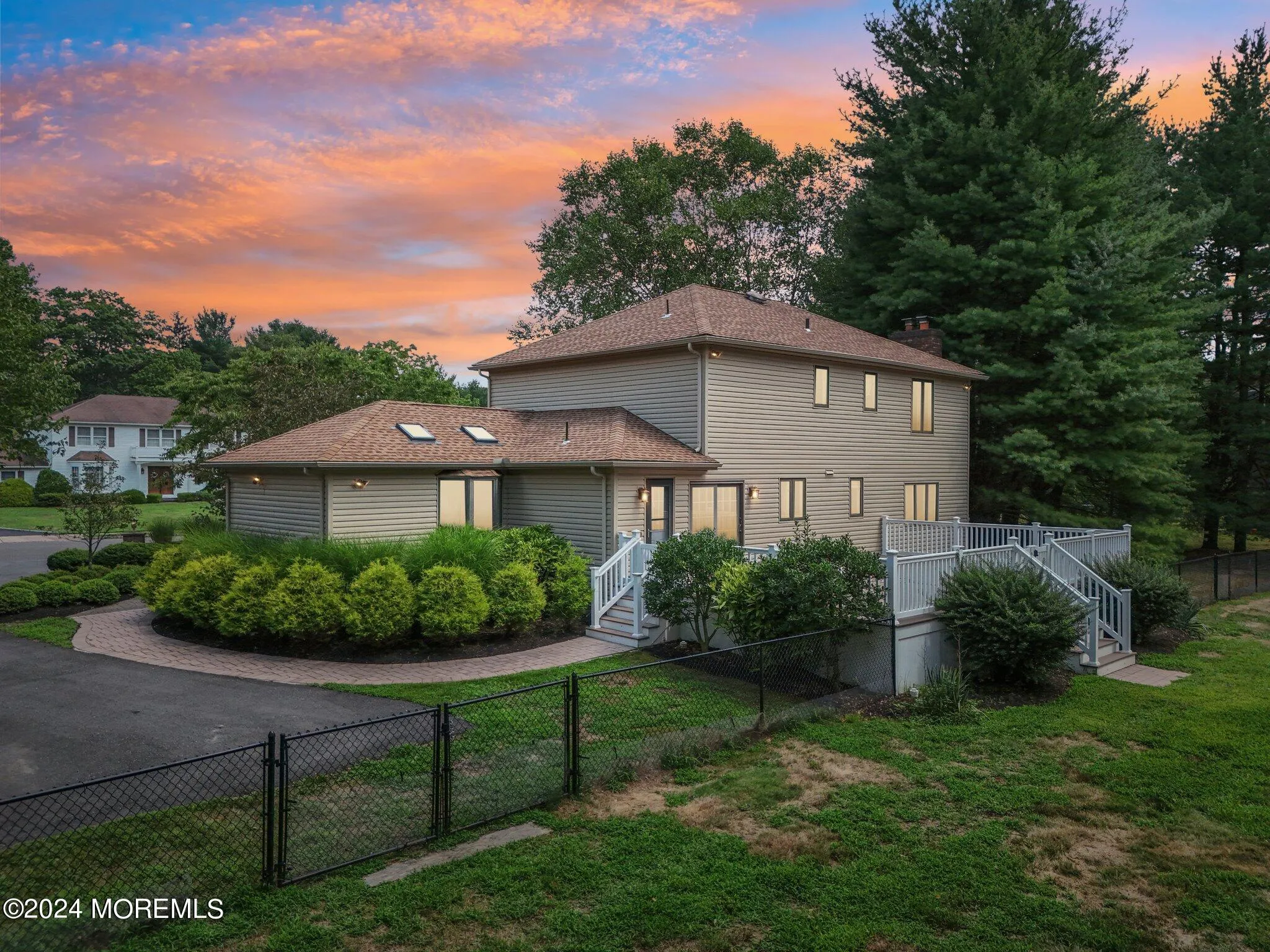 Millstone, New Jersey 08510, United States, 4 Bedrooms Bedrooms, ,3 BathroomsBathrooms,Residential,Pending,49051