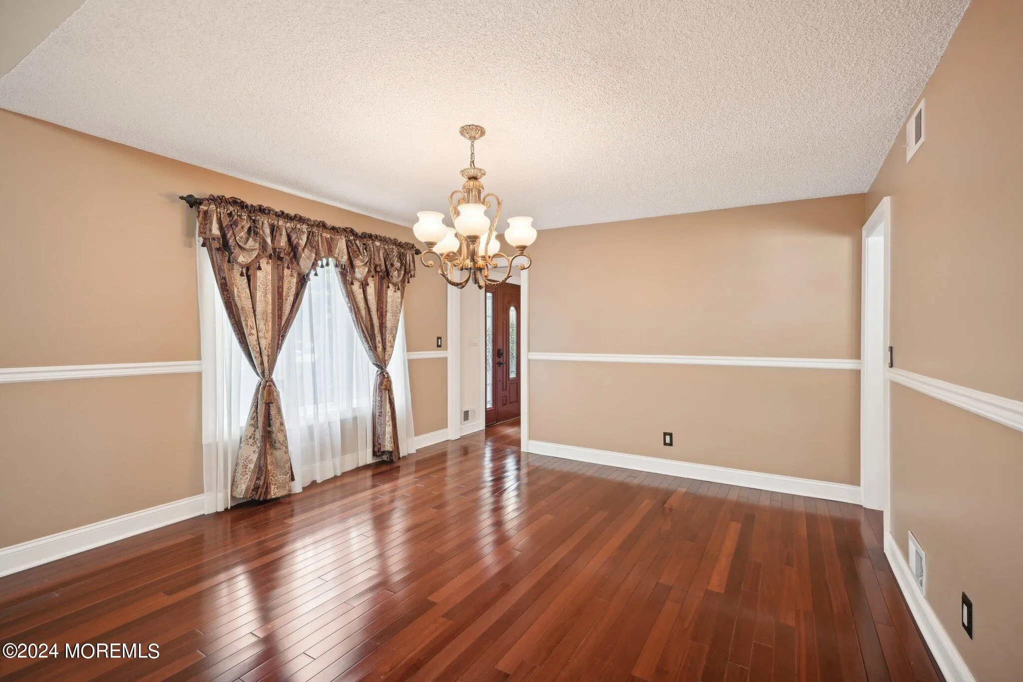 Millstone, New Jersey 08510, United States, 4 Bedrooms Bedrooms, ,3 BathroomsBathrooms,Residential,Pending,49051