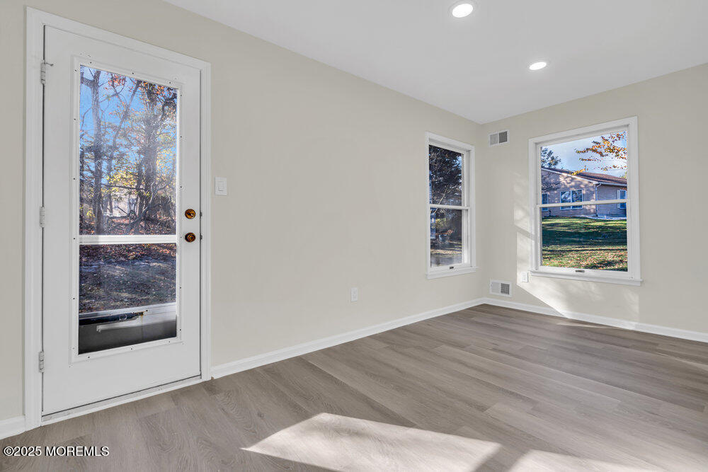 1396 Gleniffer Hill Road, Toms River, New Jersey image 36