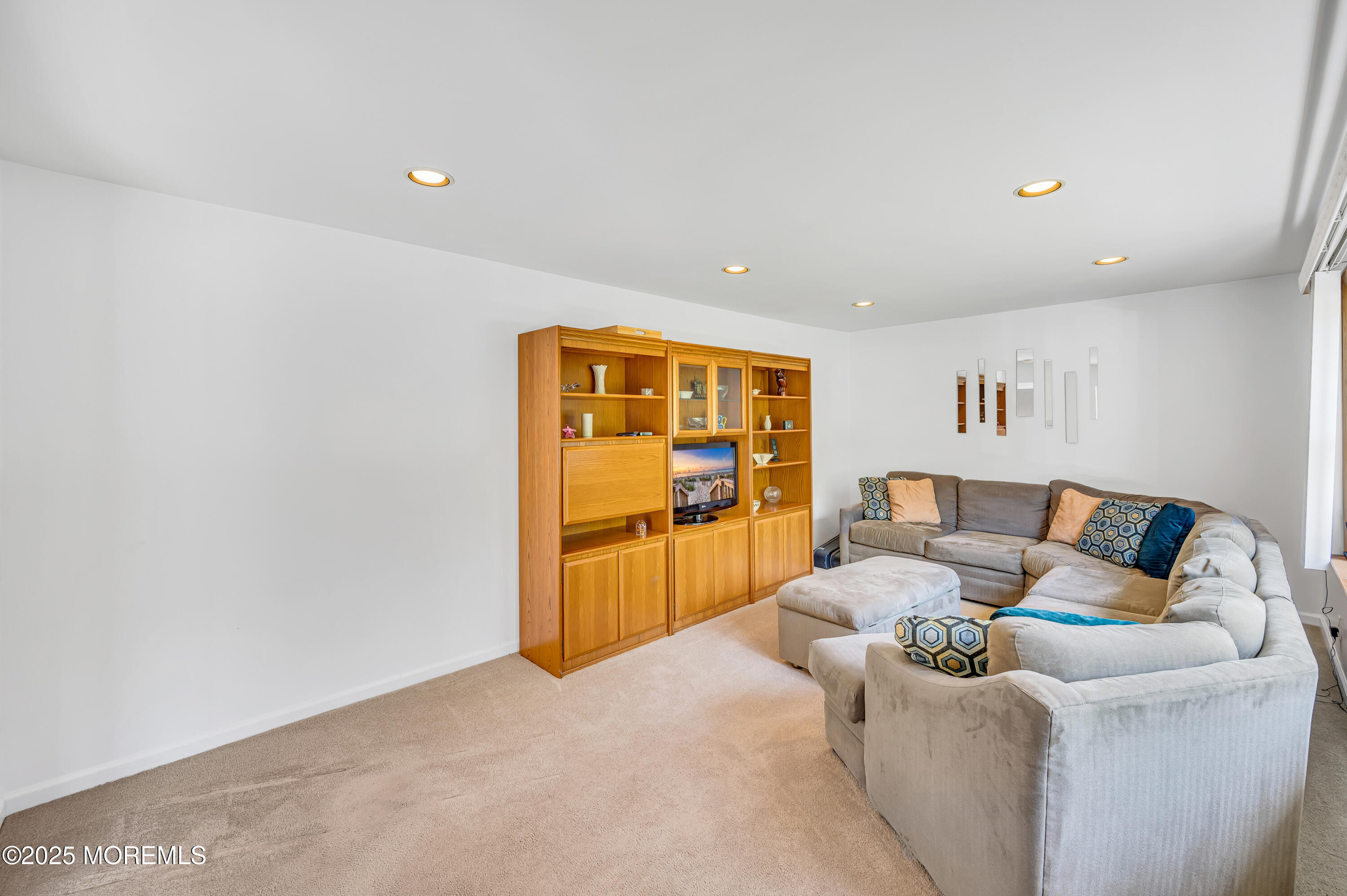 13 Sandalwood Drive, East Brunswick, New Jersey image 9