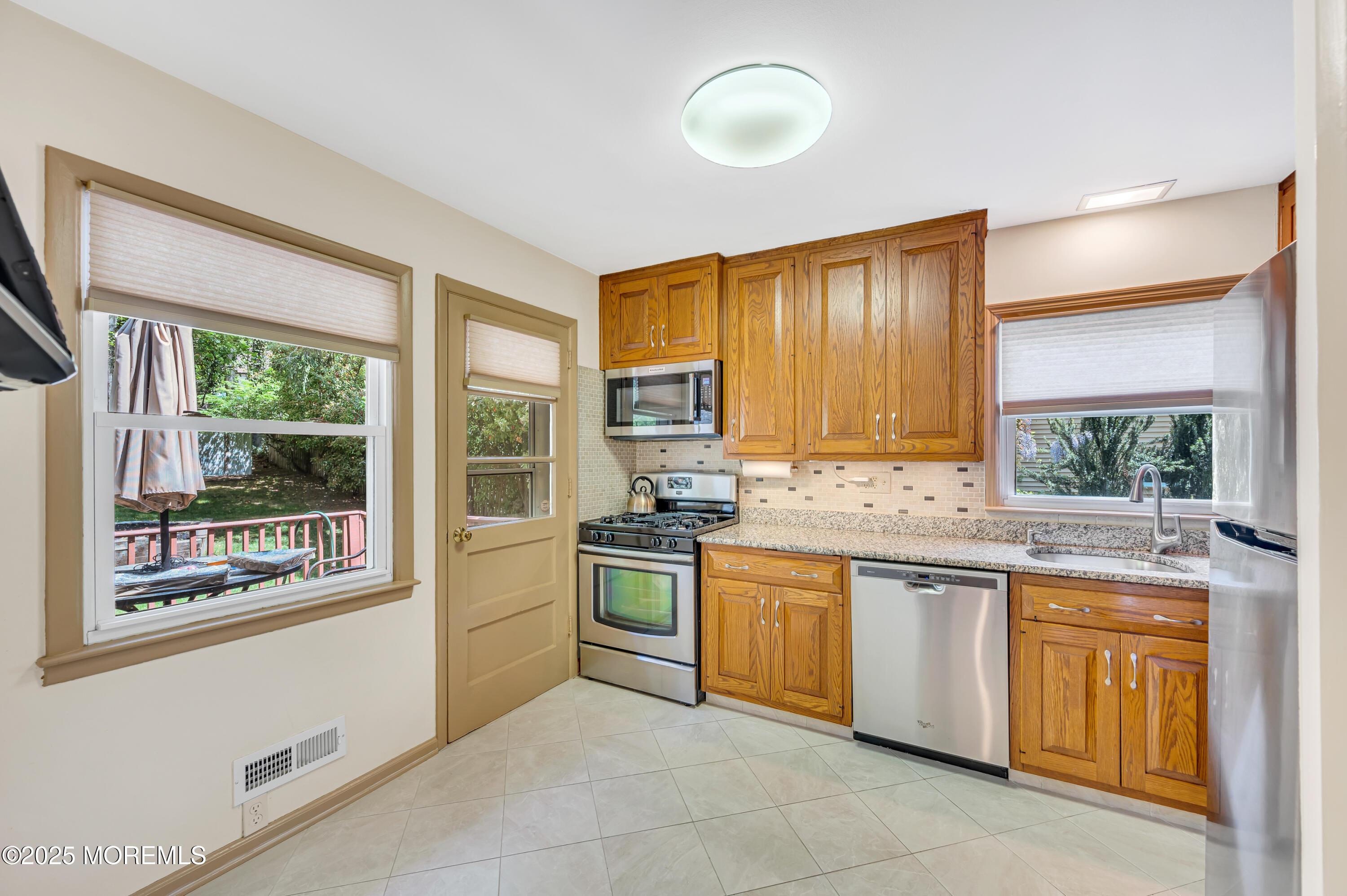 13 Sandalwood Drive, East Brunswick, New Jersey image 18