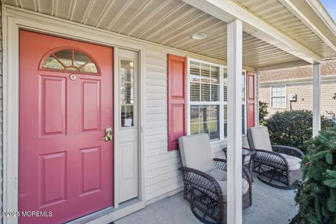 Homes For Sale - 2818 Danbury Lane<br/> Toms River, NJ 08755