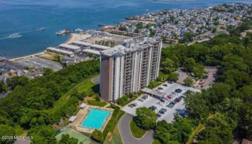 1 Scenic Drive 511