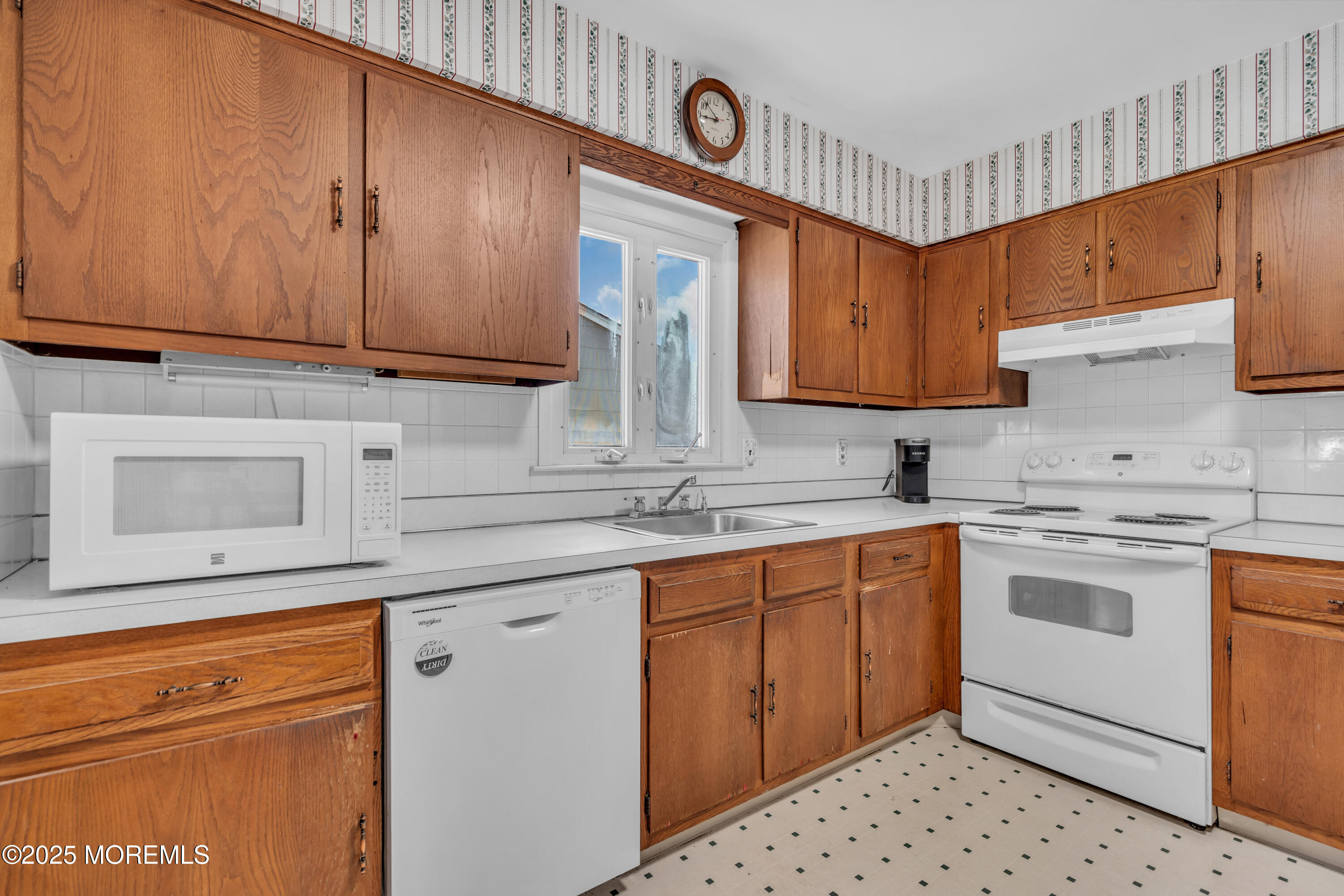 61 Stonehurst Boulevard #D, Freehold, New Jersey image 13