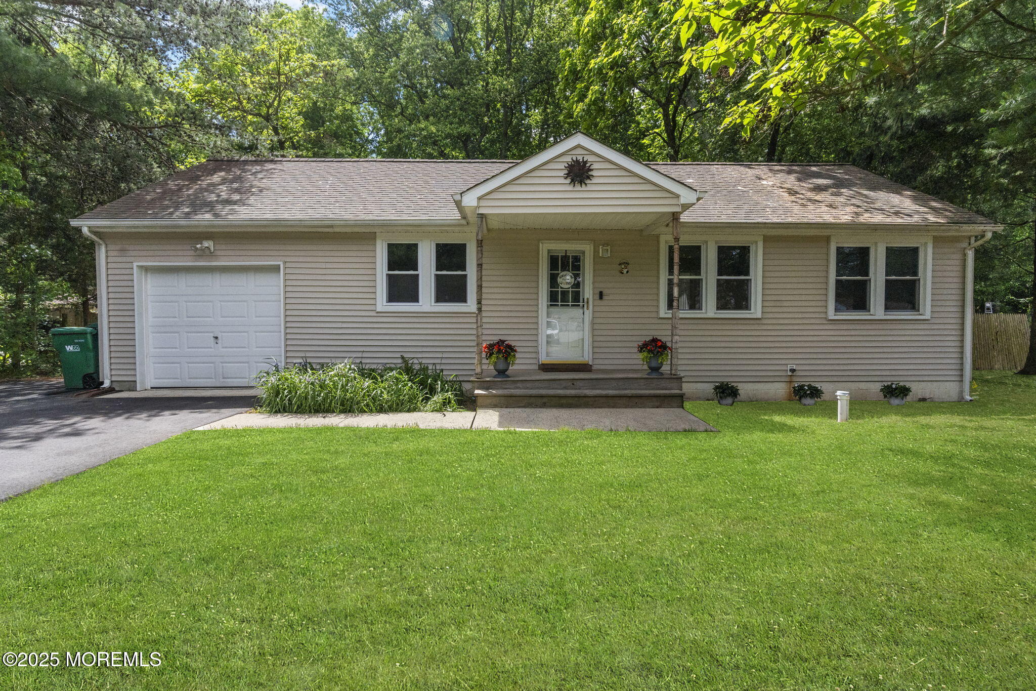 18 Oak Lane, New Egypt, New Jersey image 1