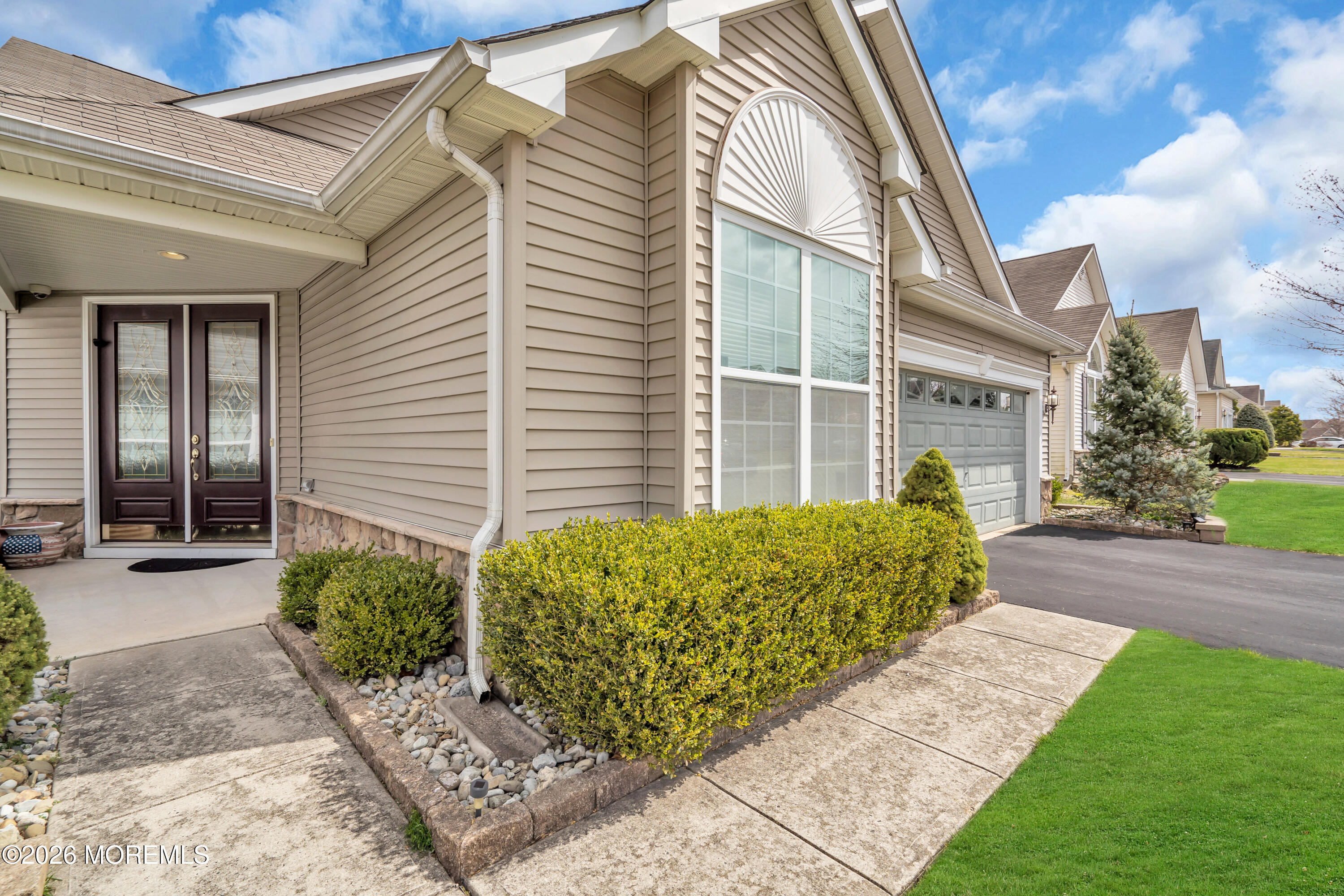 15 Enclave Boulevard