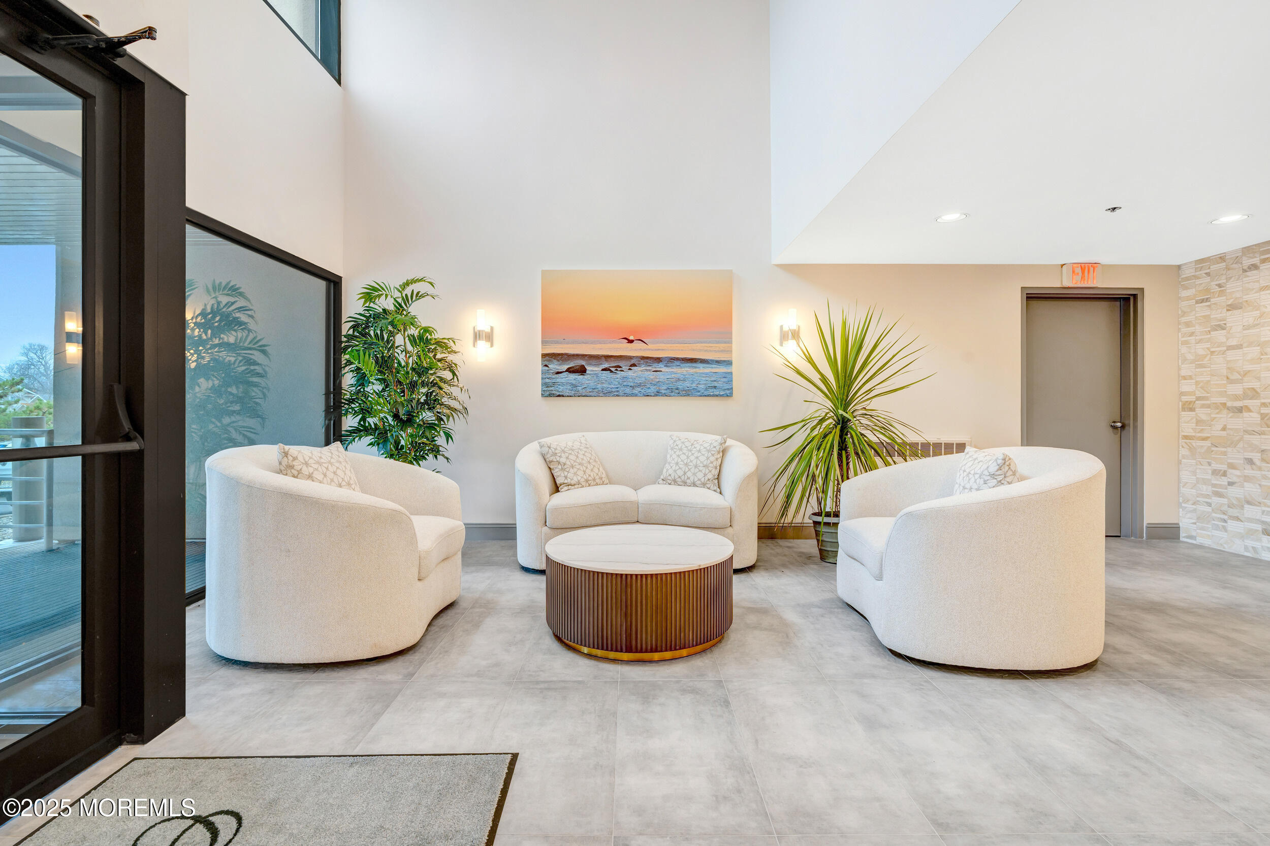 525 Ocean Boulevard 303