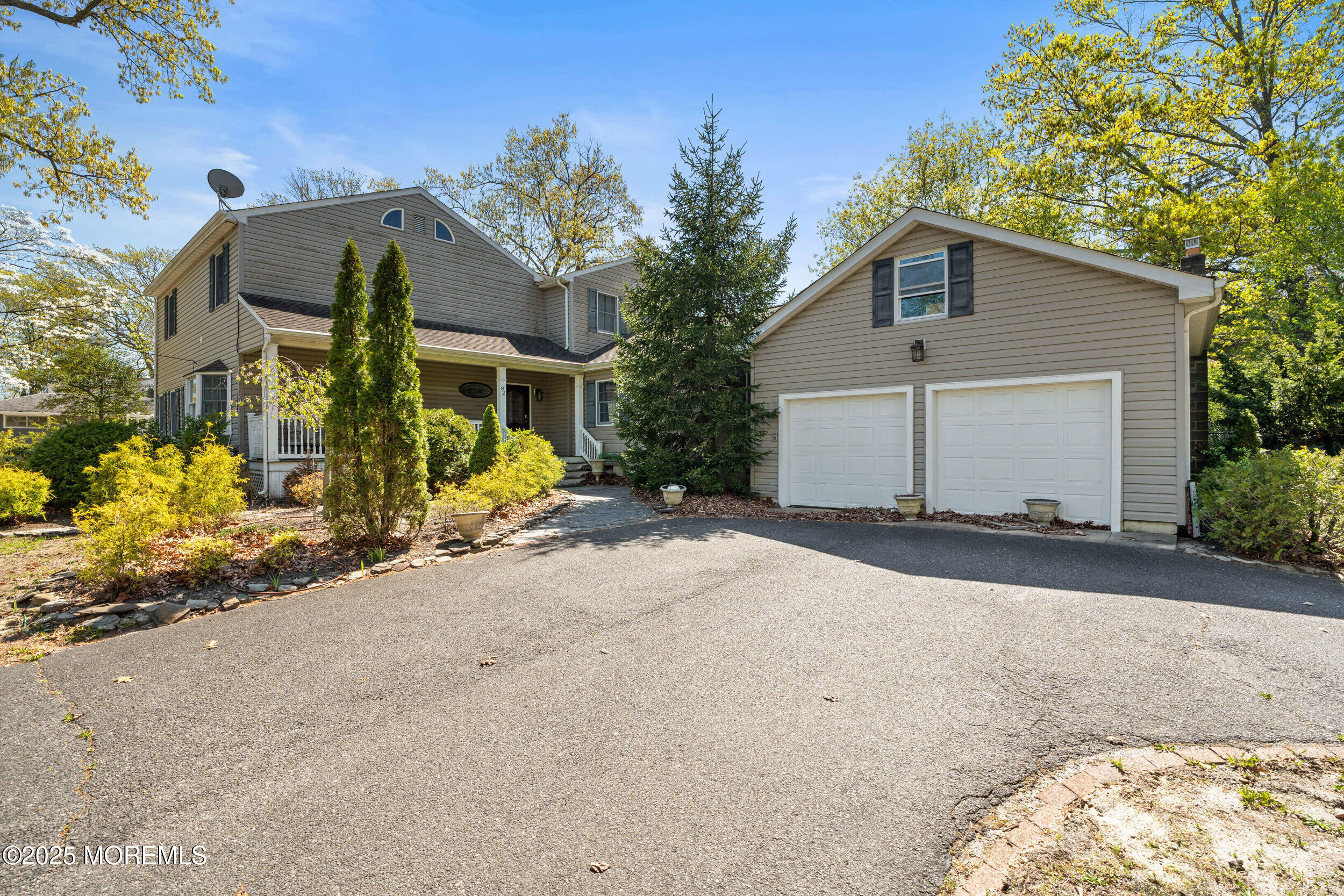 82 Larkin Place, Oakhurst, New Jersey image 1