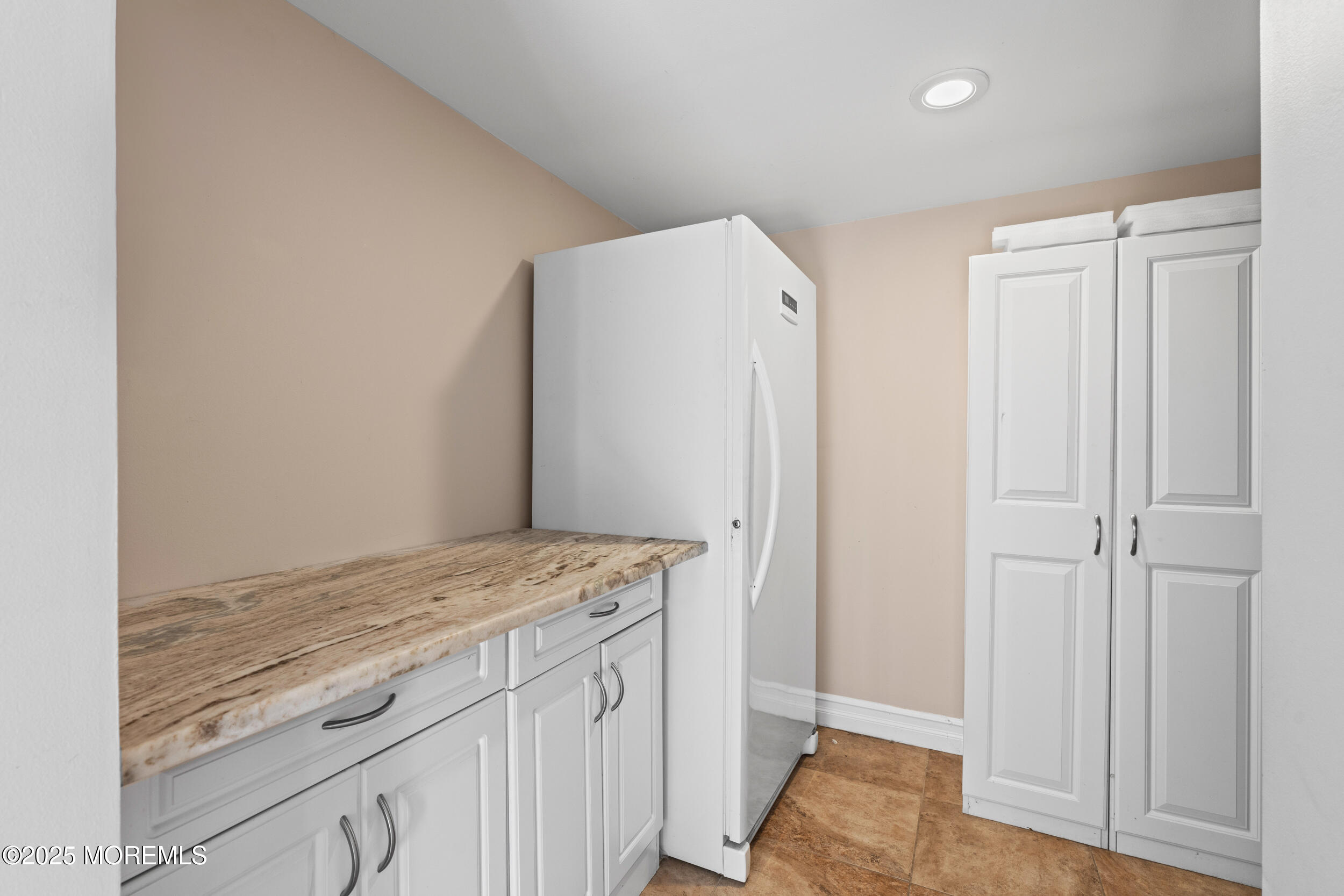 82 Larkin Place, Oakhurst, New Jersey image 21