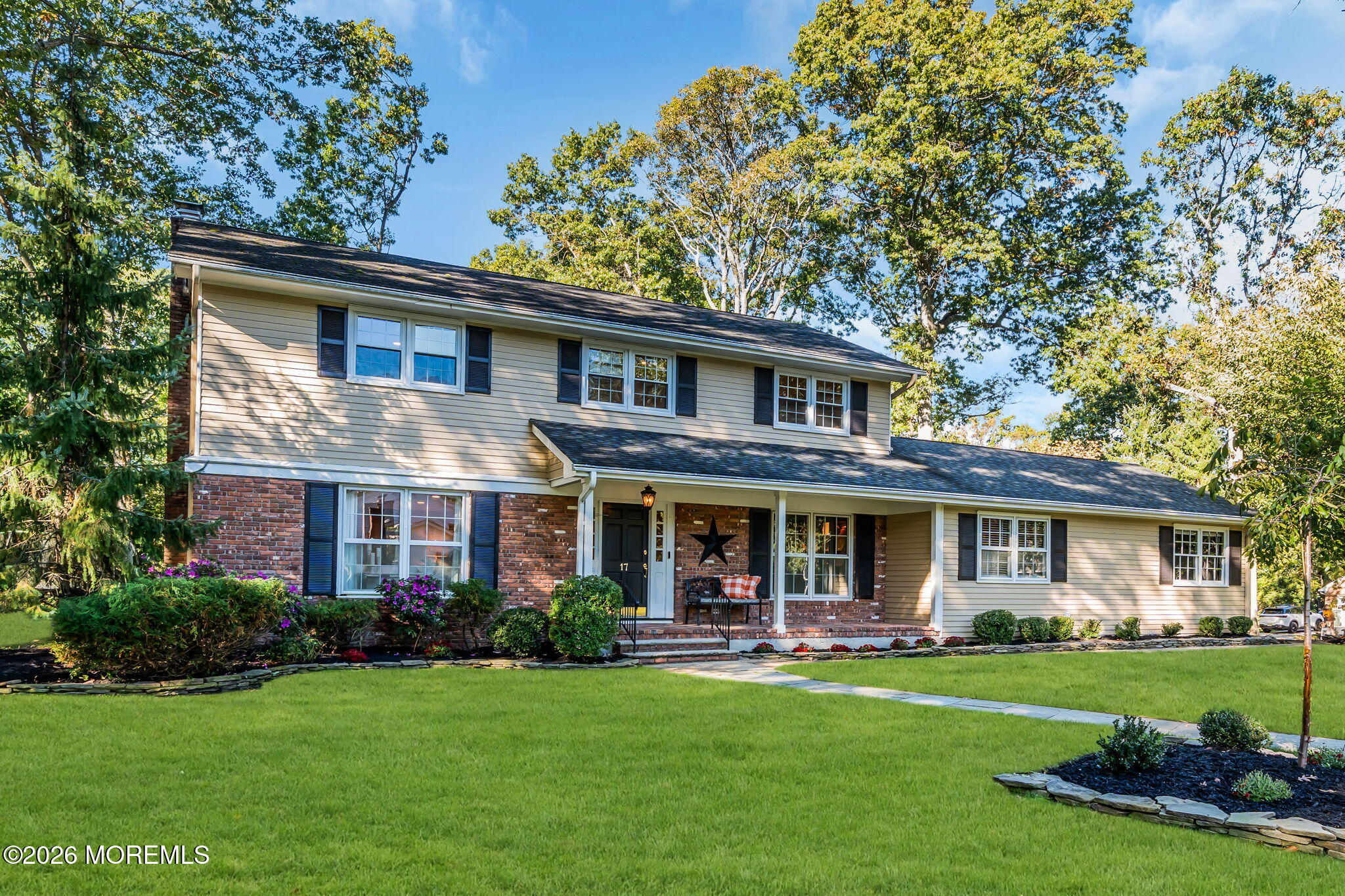 17 Horicon Drive