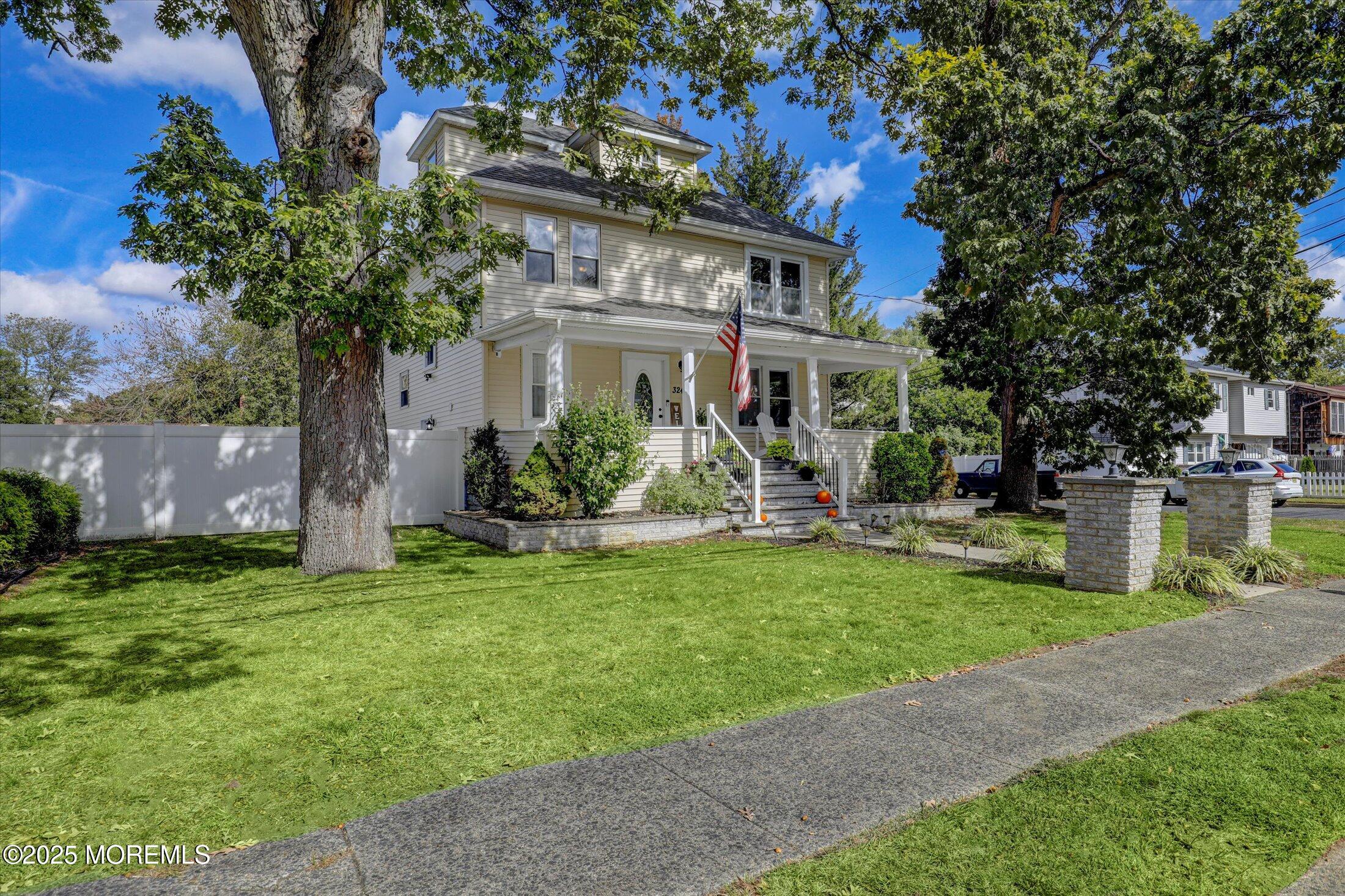 324 Thompson Avenue