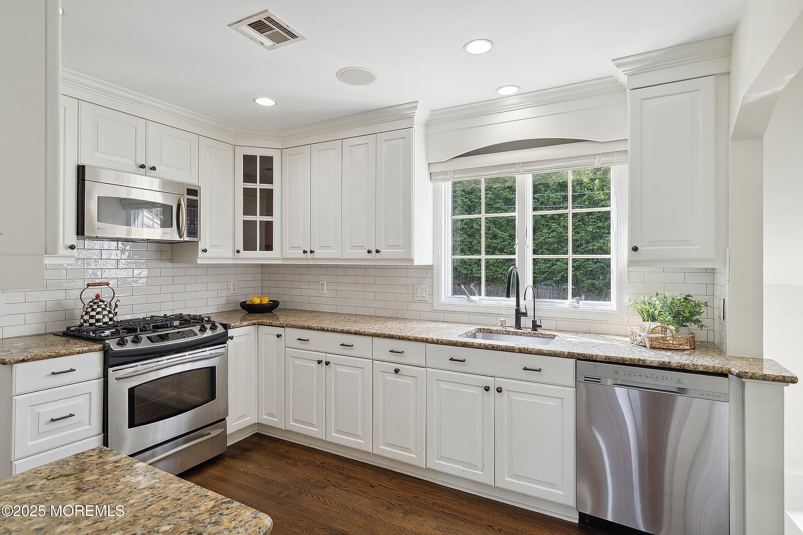97 Woodbine Avenue, Little Silver, New Jersey image 10