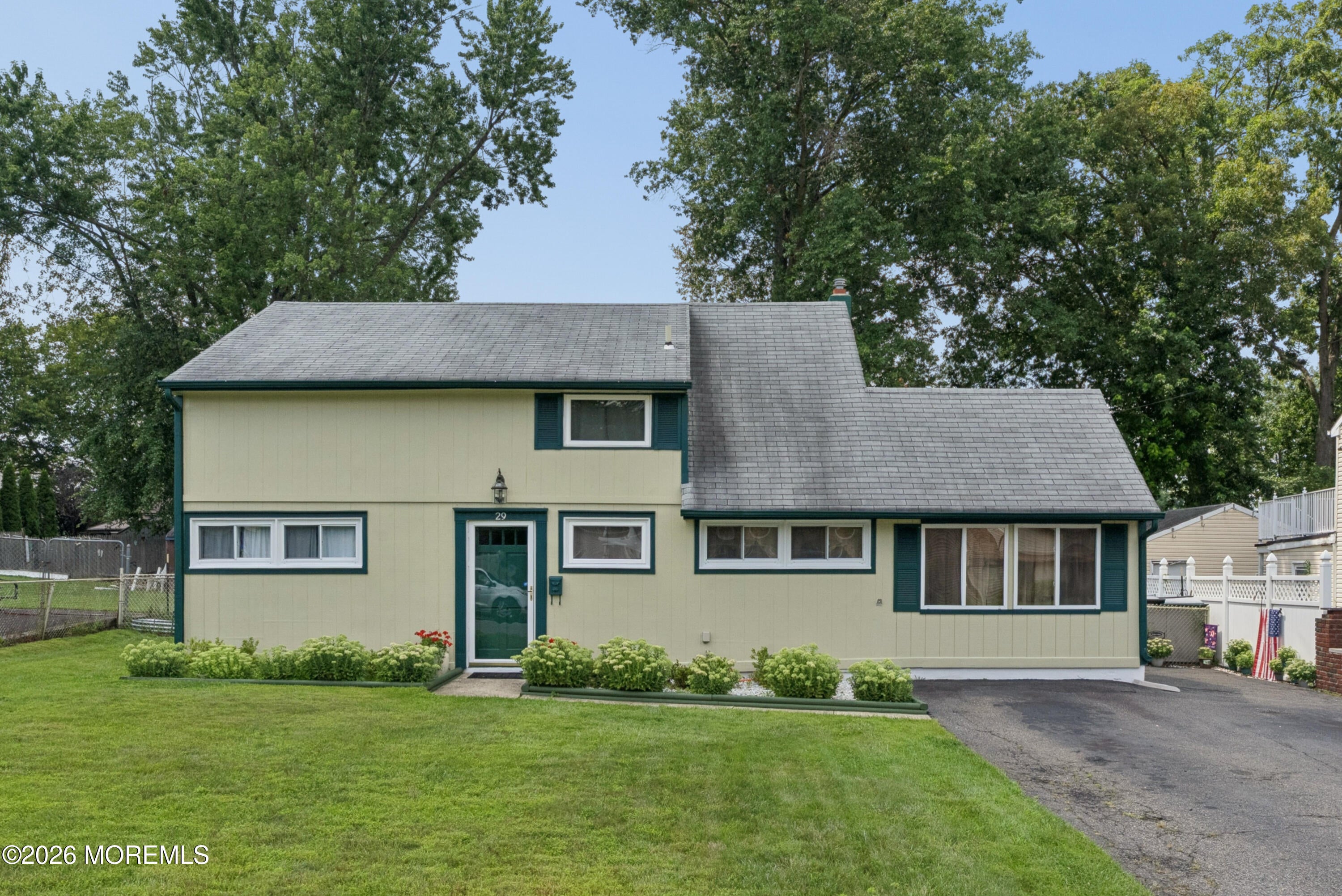29 Pine Tree Road