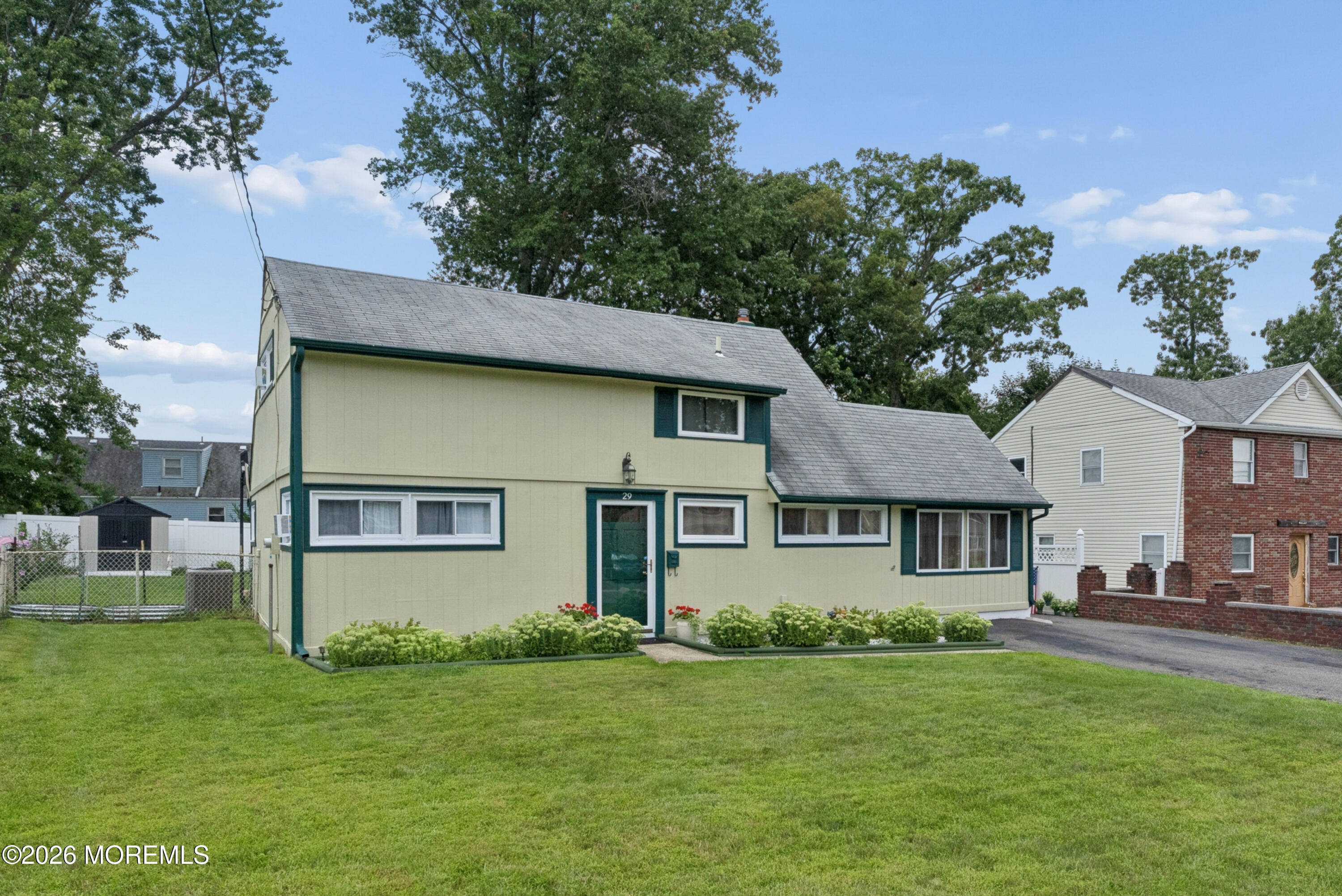 29 Pine Tree Road